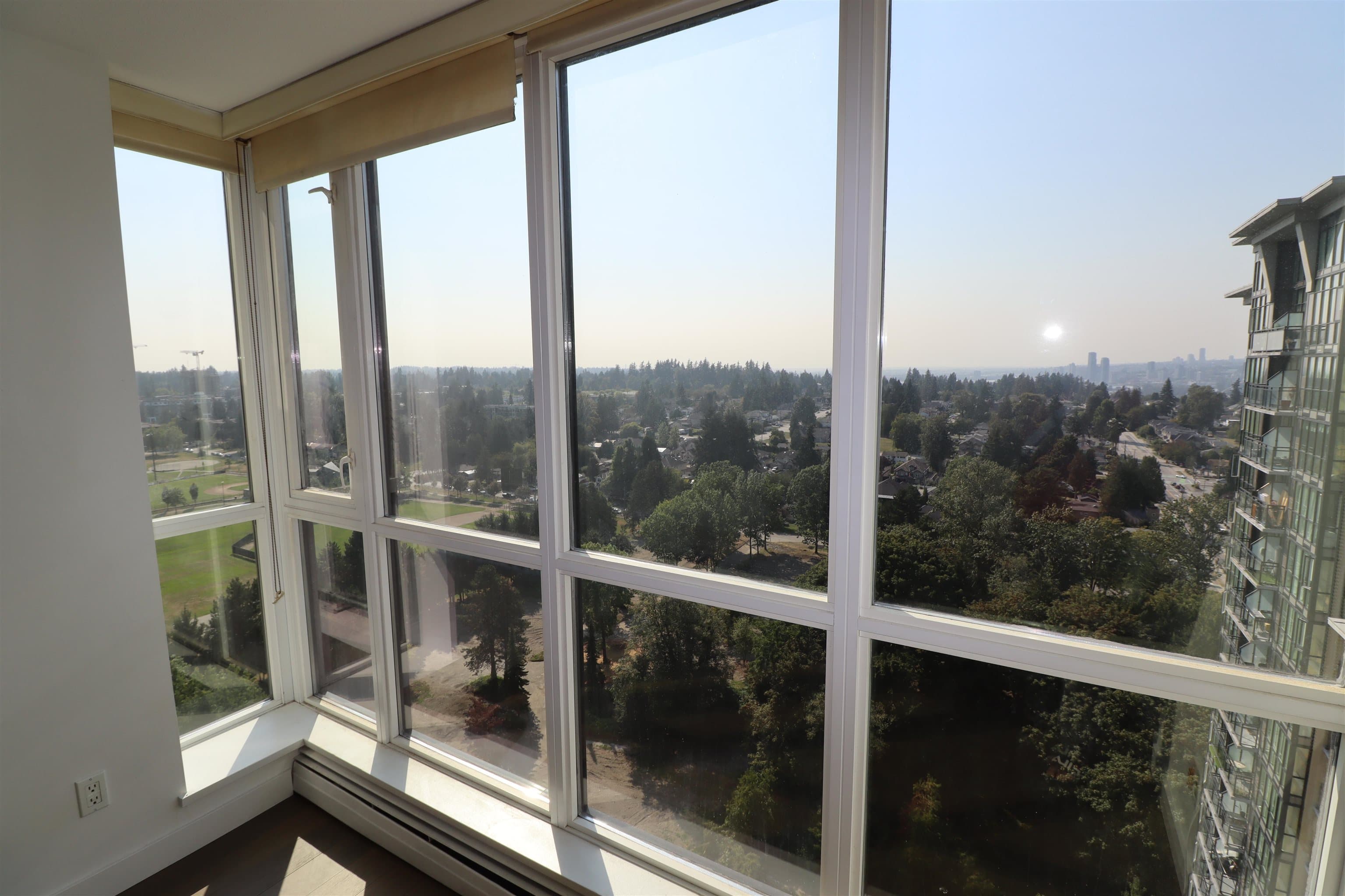 1906 - 10777 University Drive, Surrey, V3T 0E6 — photo 4