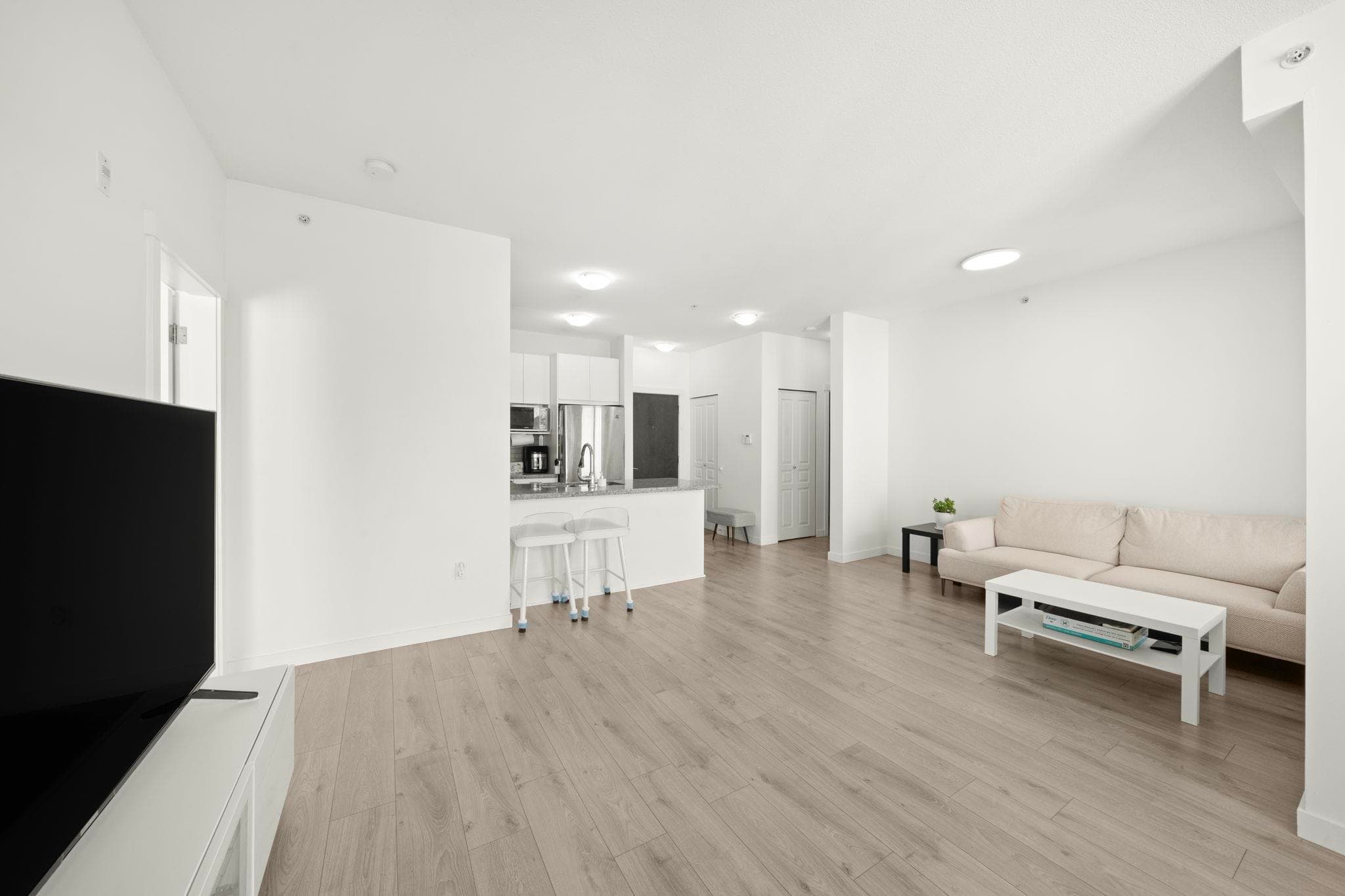438 - 9388 Mckim Way, Richmond, V6X 0J7 — photo 5