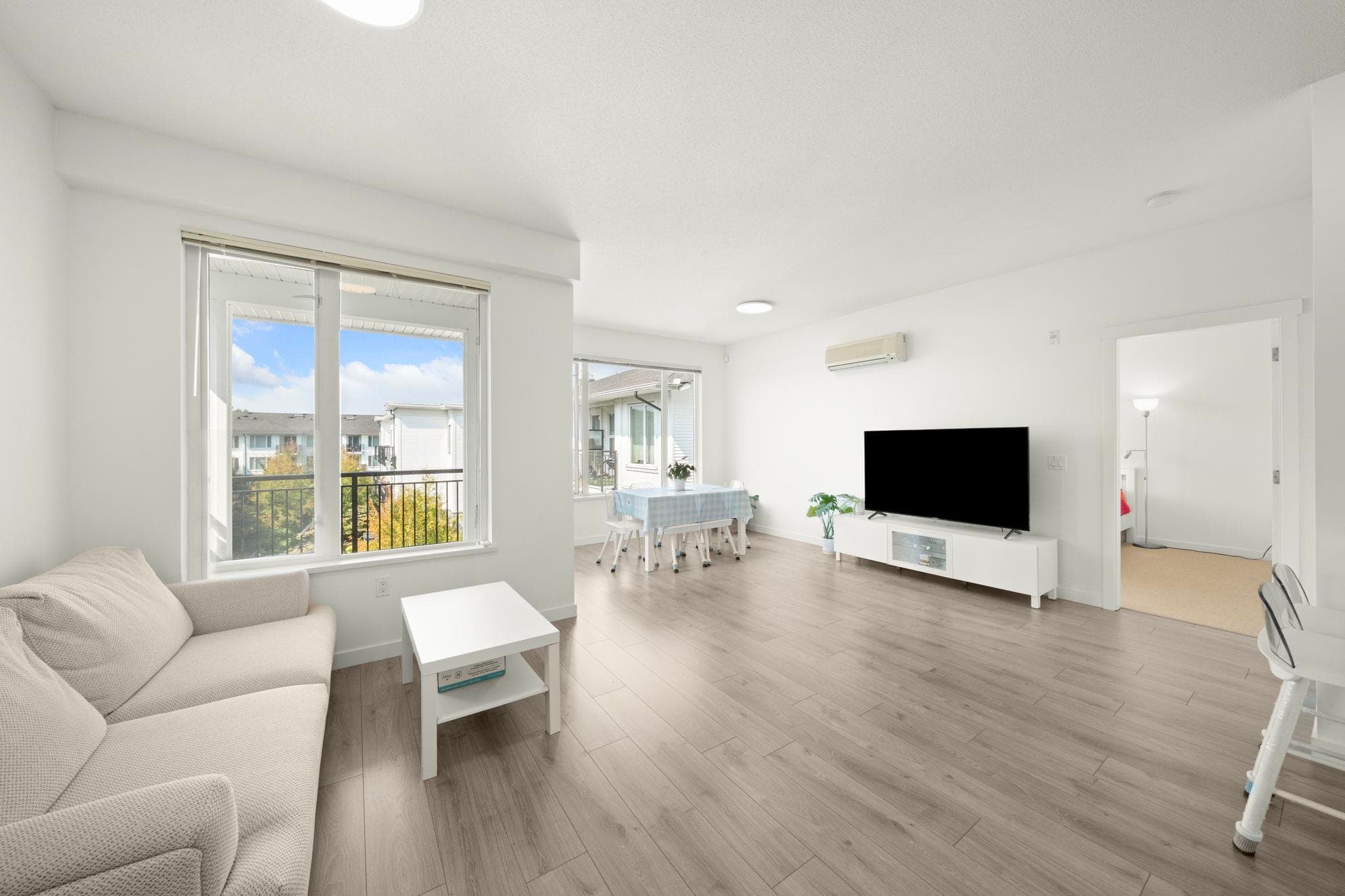 438 - 9388 Mckim Way, Richmond, V6X 0J7 — photo 4