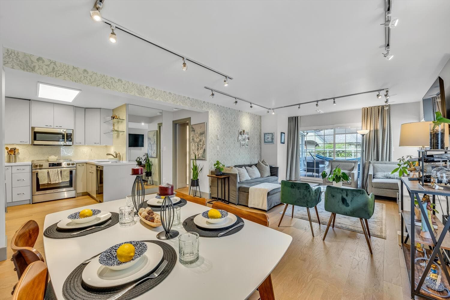 302 - 3461 Curle Avenue, Burnaby