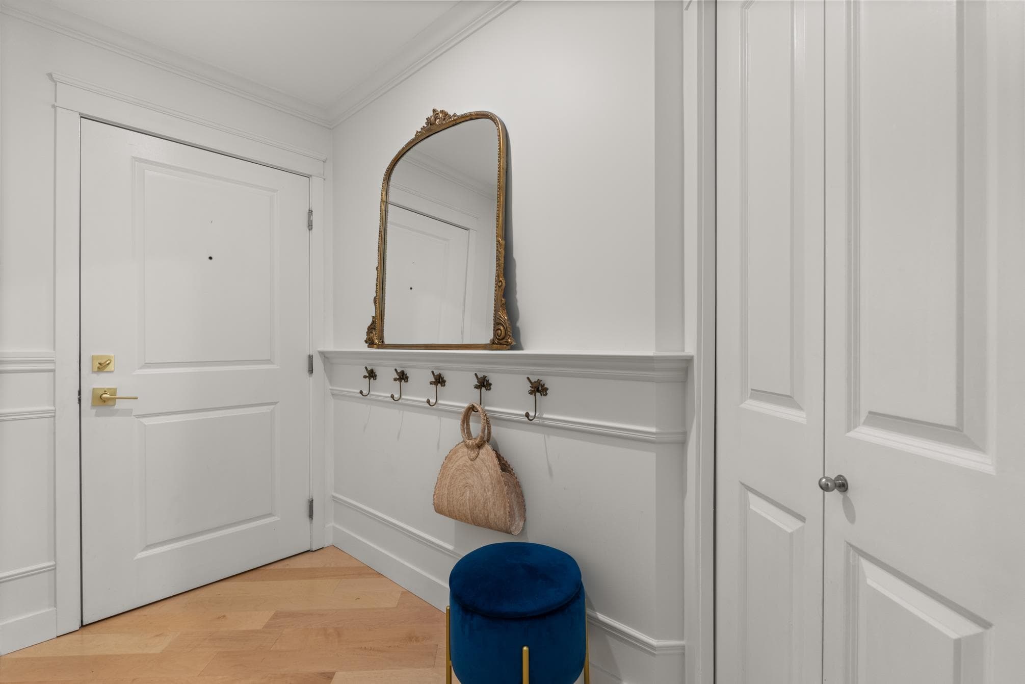203 - 15621 Marine Drive, White Rock, V4B 1E1 — photo 2