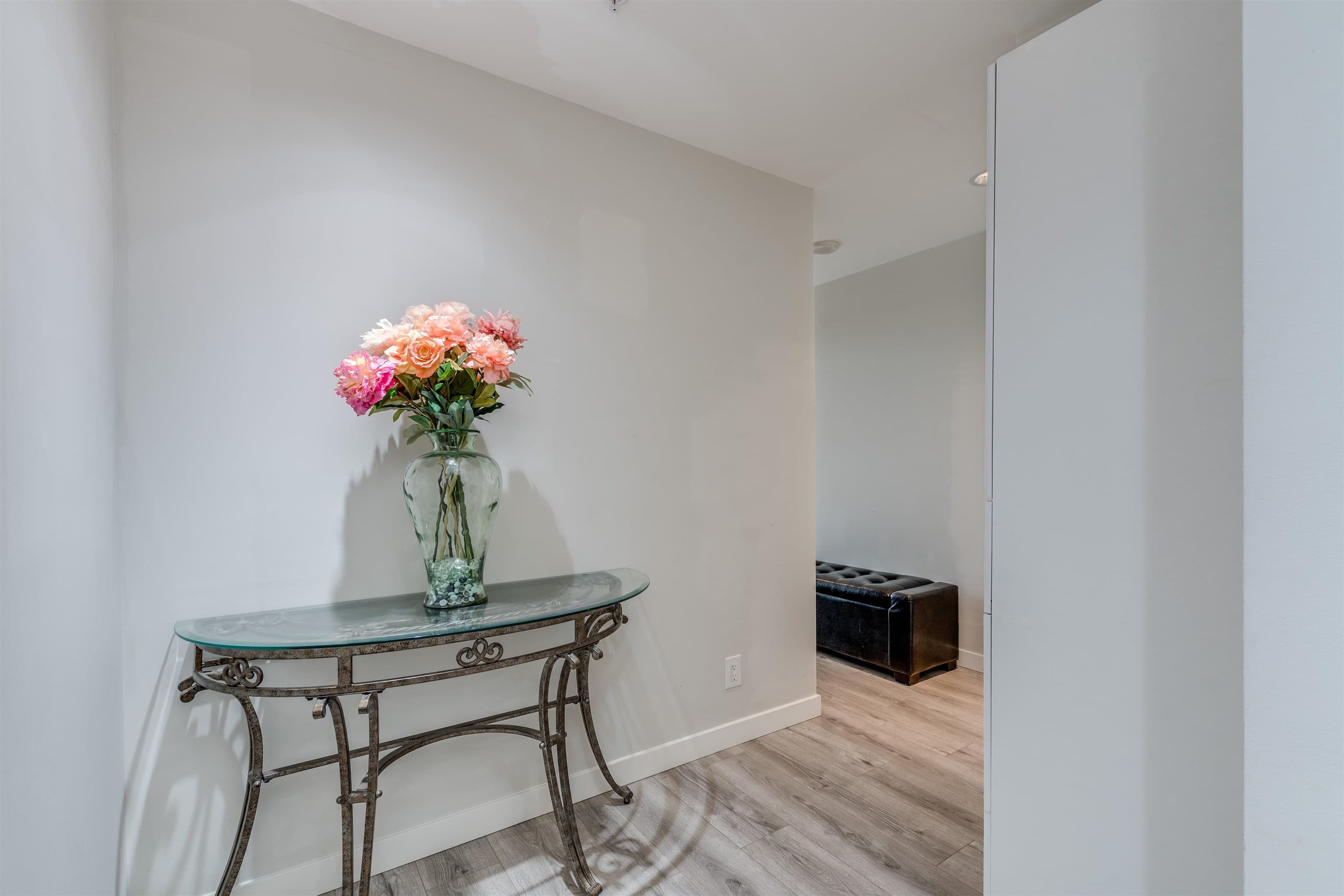 1503 - 3093 Windsor Gate, Coquitlam, V3B 0N2 — photo 4