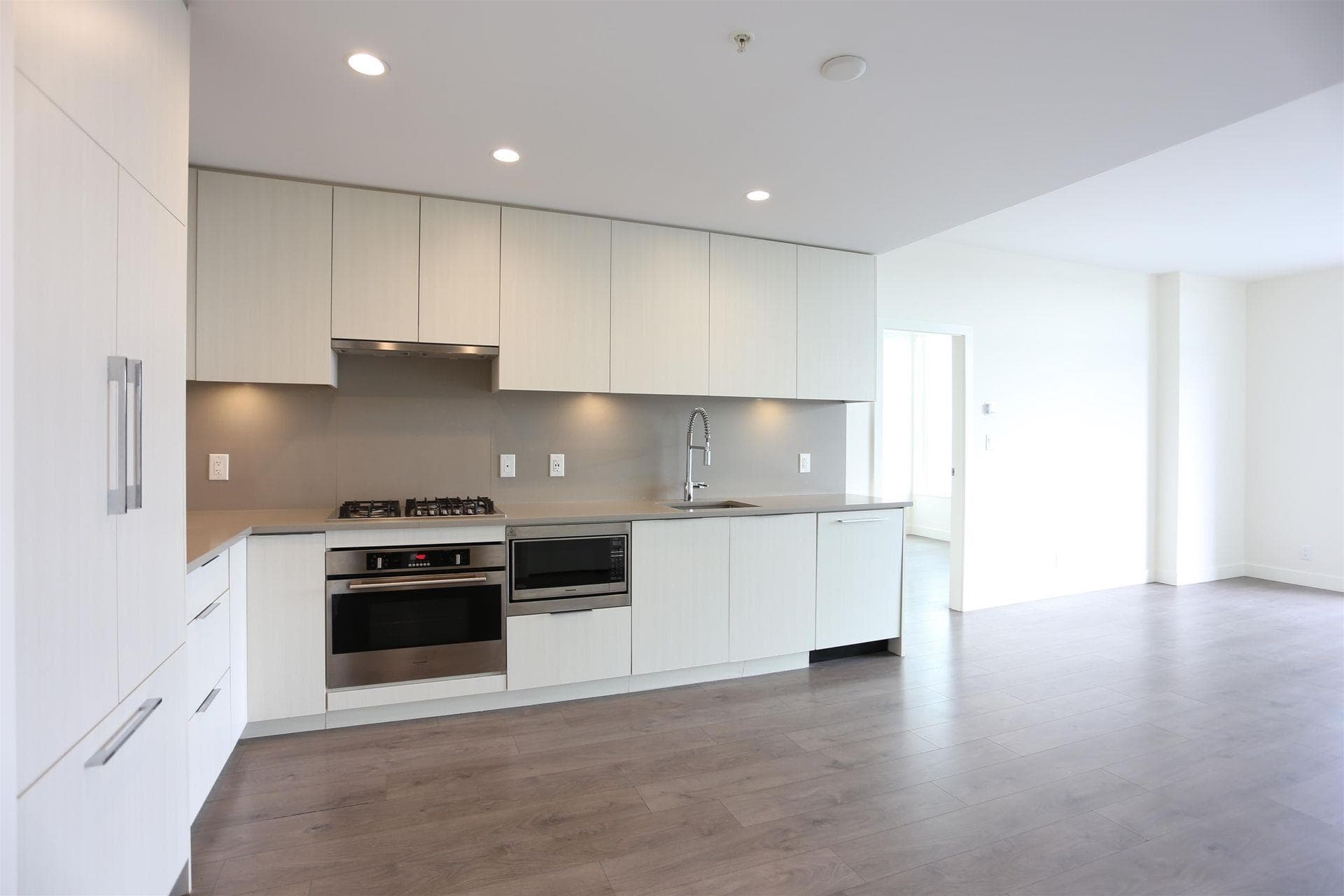 2104 - 4465 Juneau Street, Burnaby, V5C 0L8 — photo 3