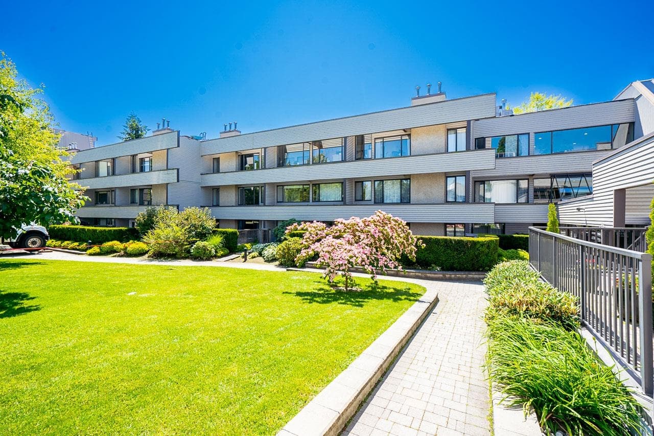 305 - 15313 19 Avenue, Surrey, V4A 1X6 — photo 1