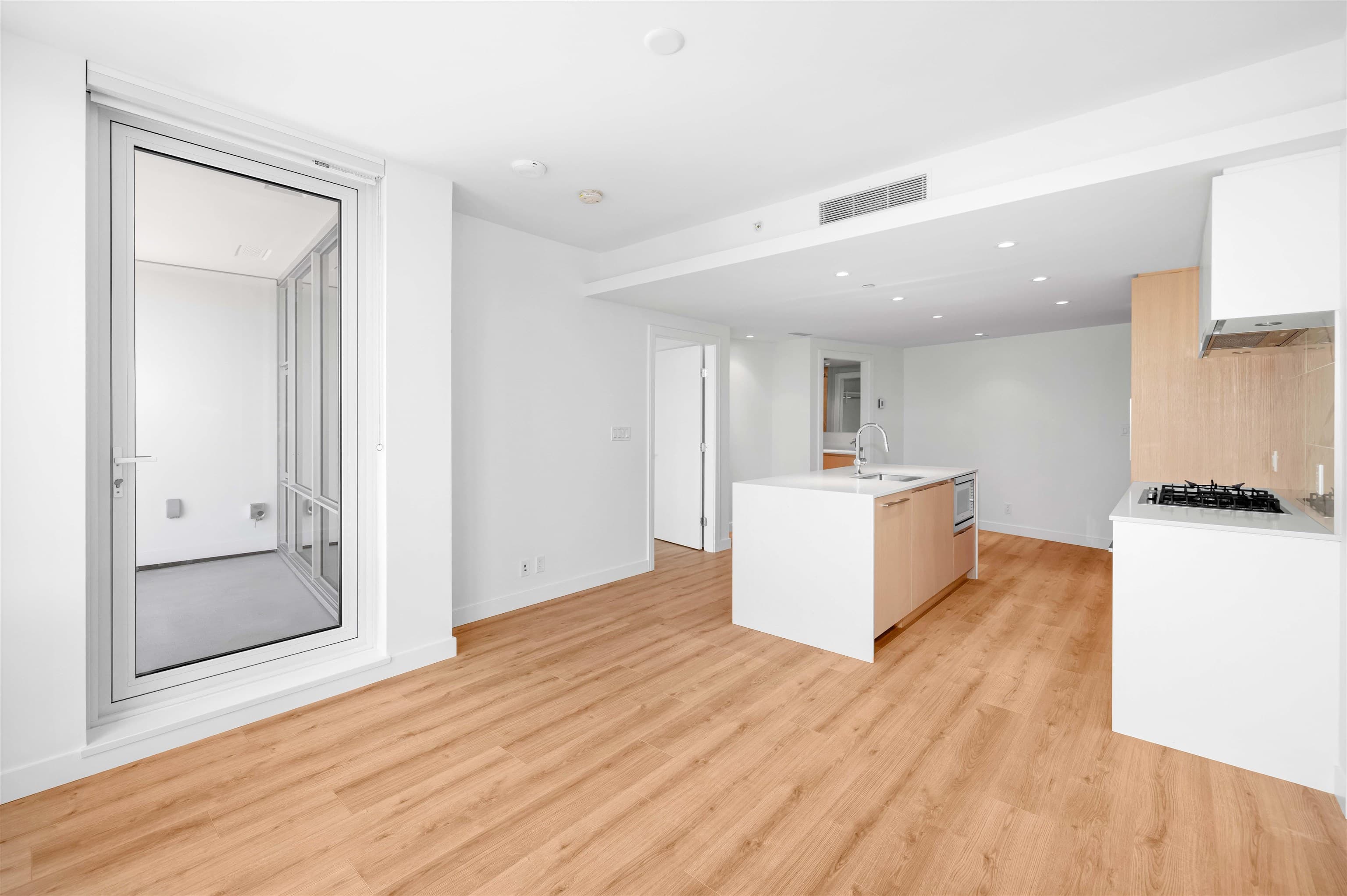 618 - 1500 Fern Street, North Vancouver, V7J 0E6 — photo 3