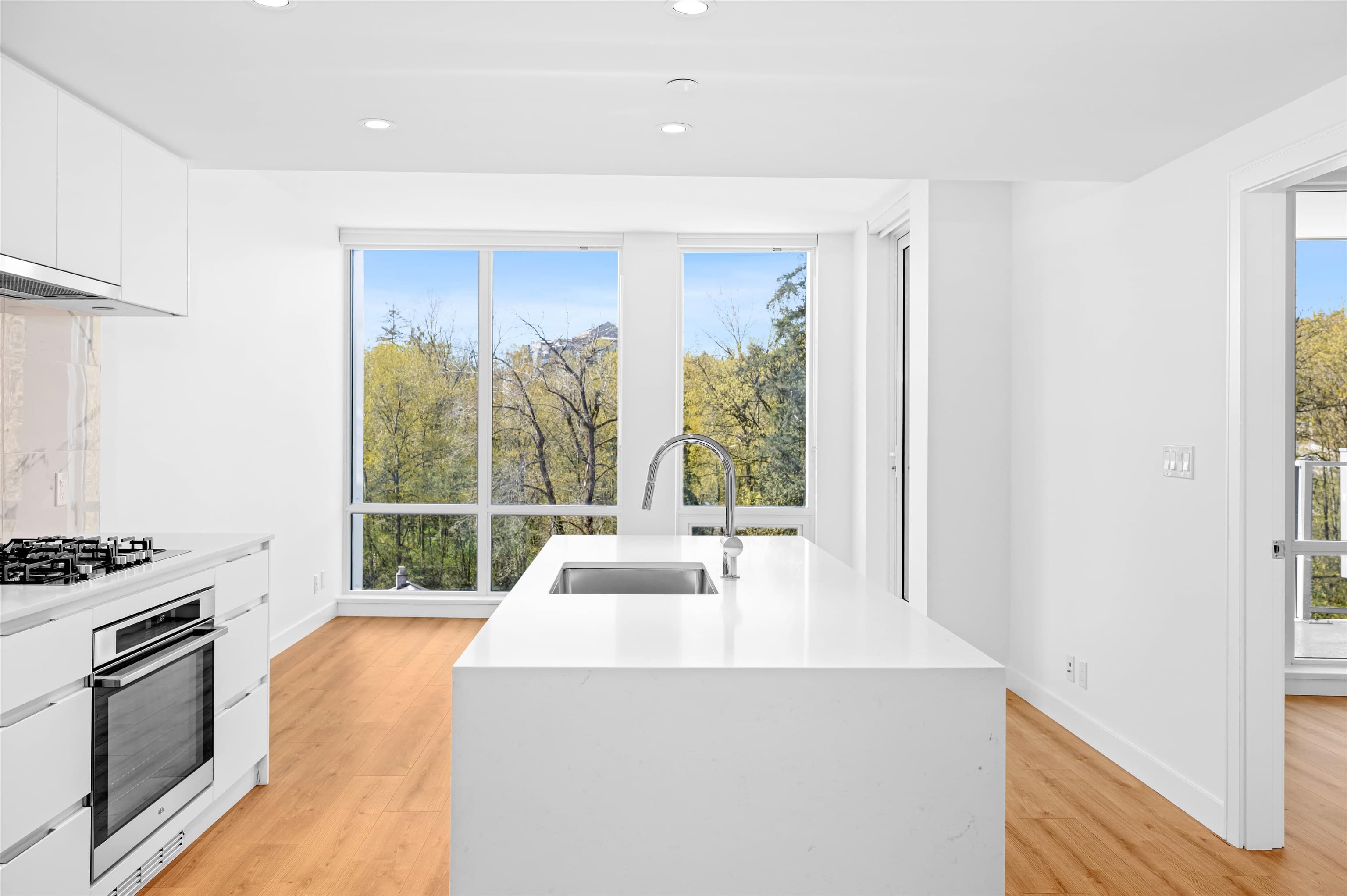618 - 1500 Fern Street, North Vancouver, V7J 0E6 — photo 4