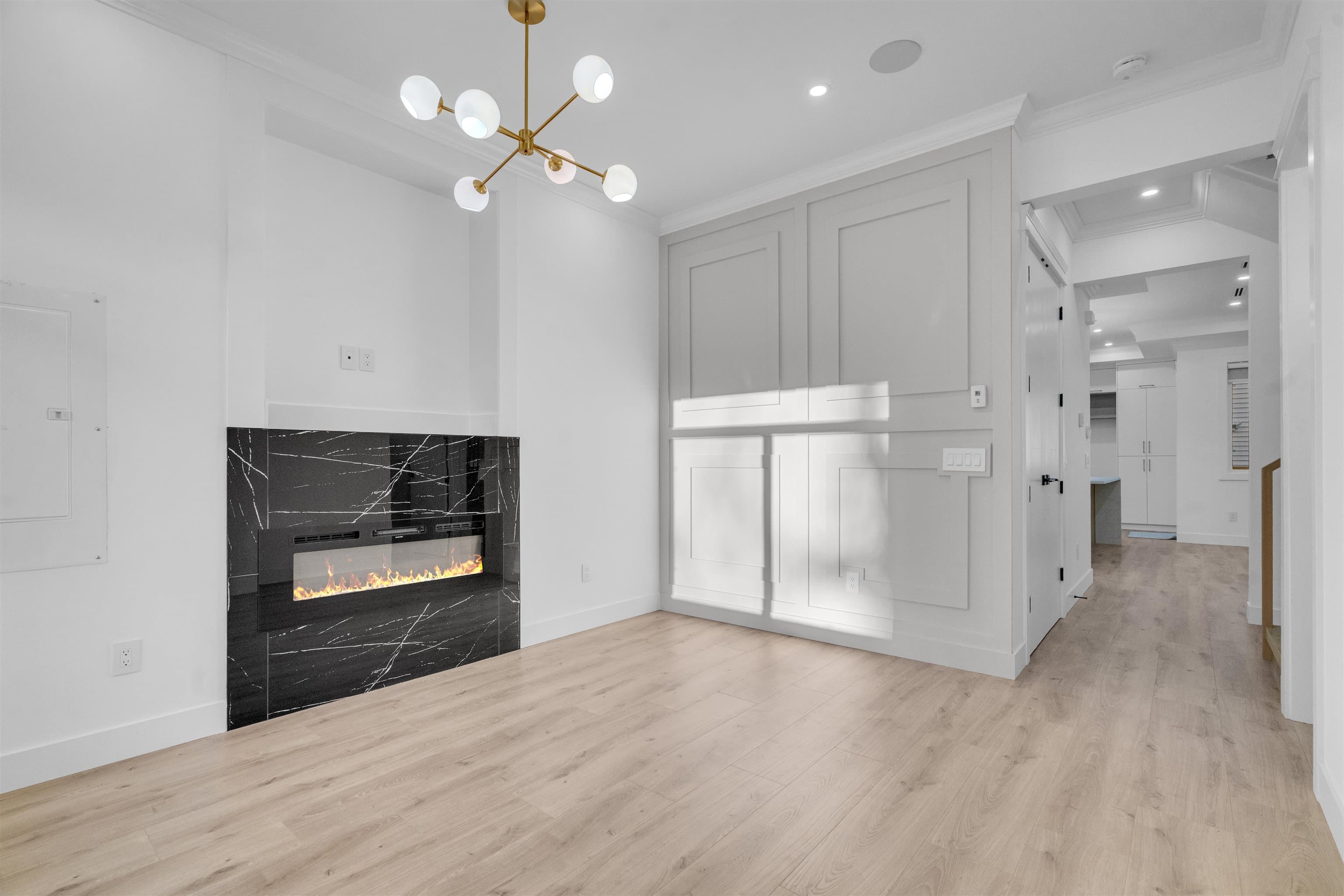 5970 127a Street, Surrey, V3R 4A7 — photo 2