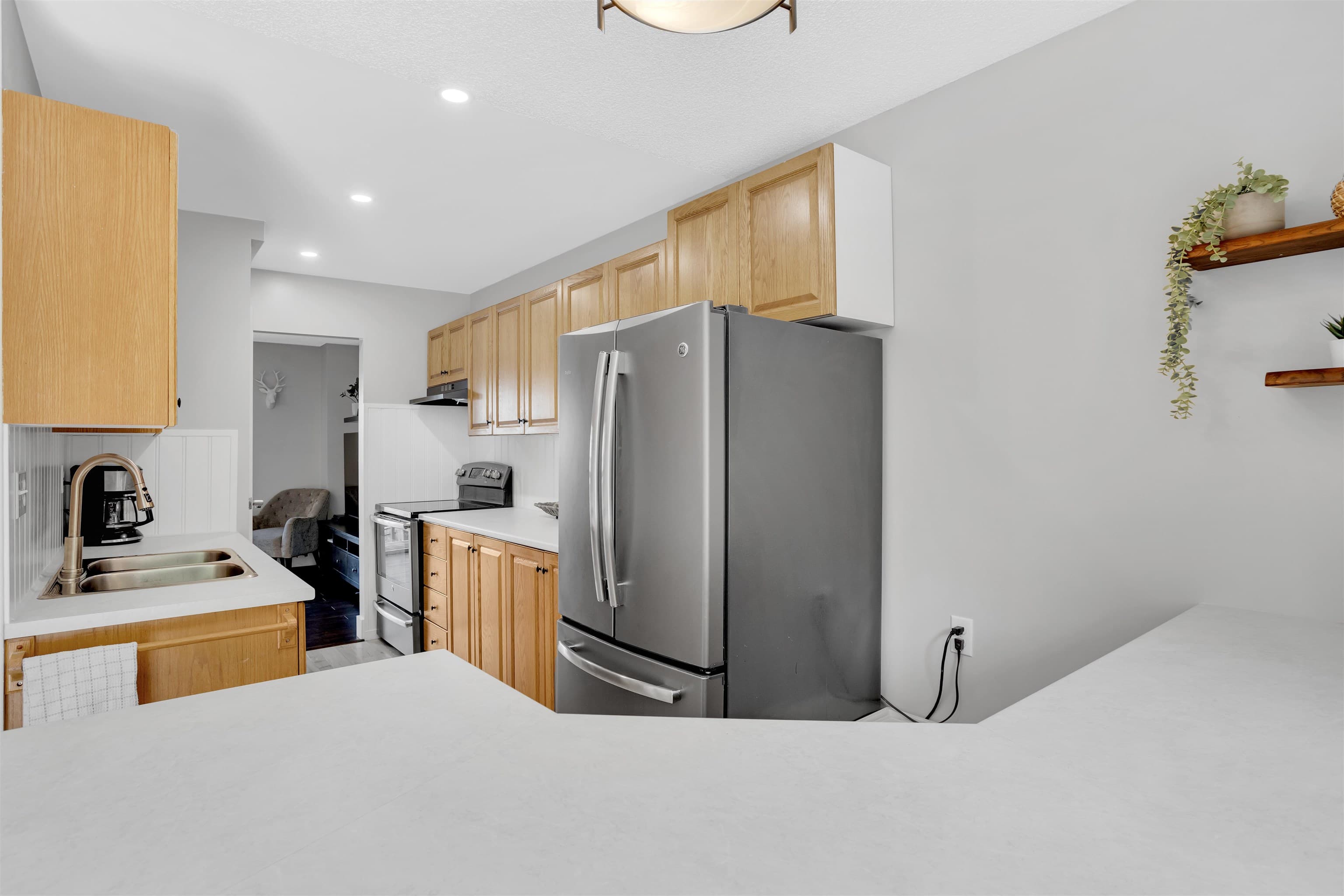 160 James Road, Port Moody, V3H 2S4 — photo 3