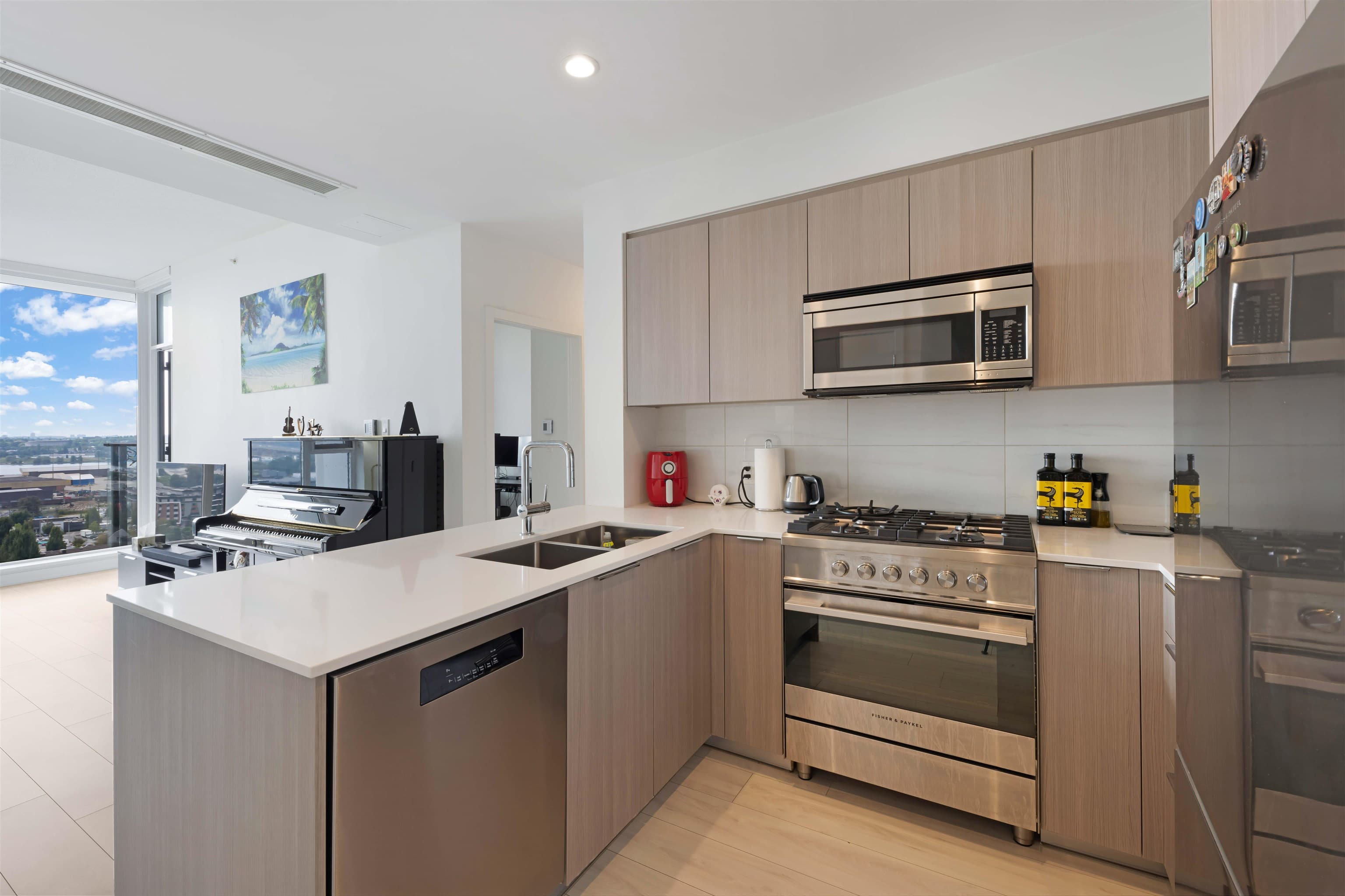 1604 - 1471 Hunter Street, North Vancouver, V7J 1H3 — photo 5