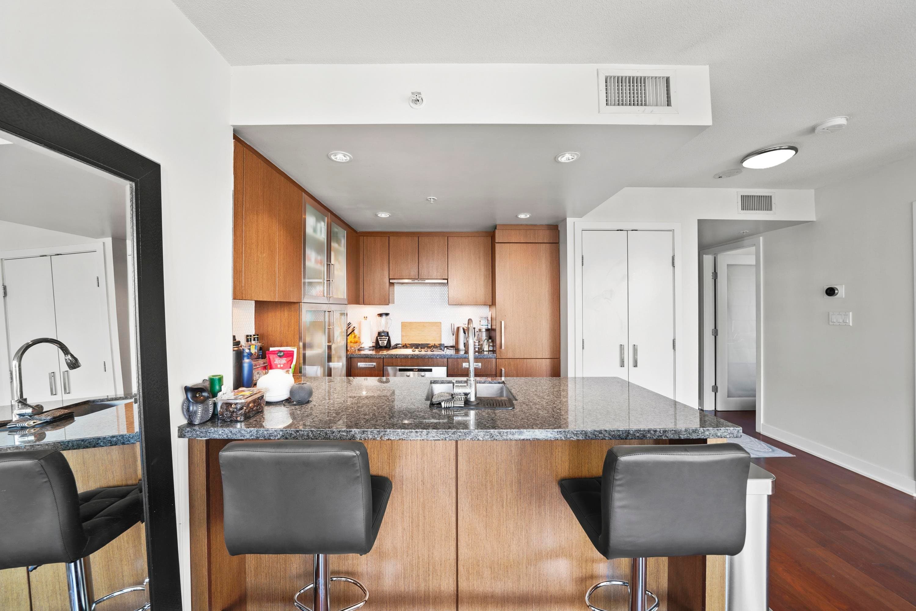 1708 - 1055 Richards Street, Vancouver, V6B 0C2 — photo 3