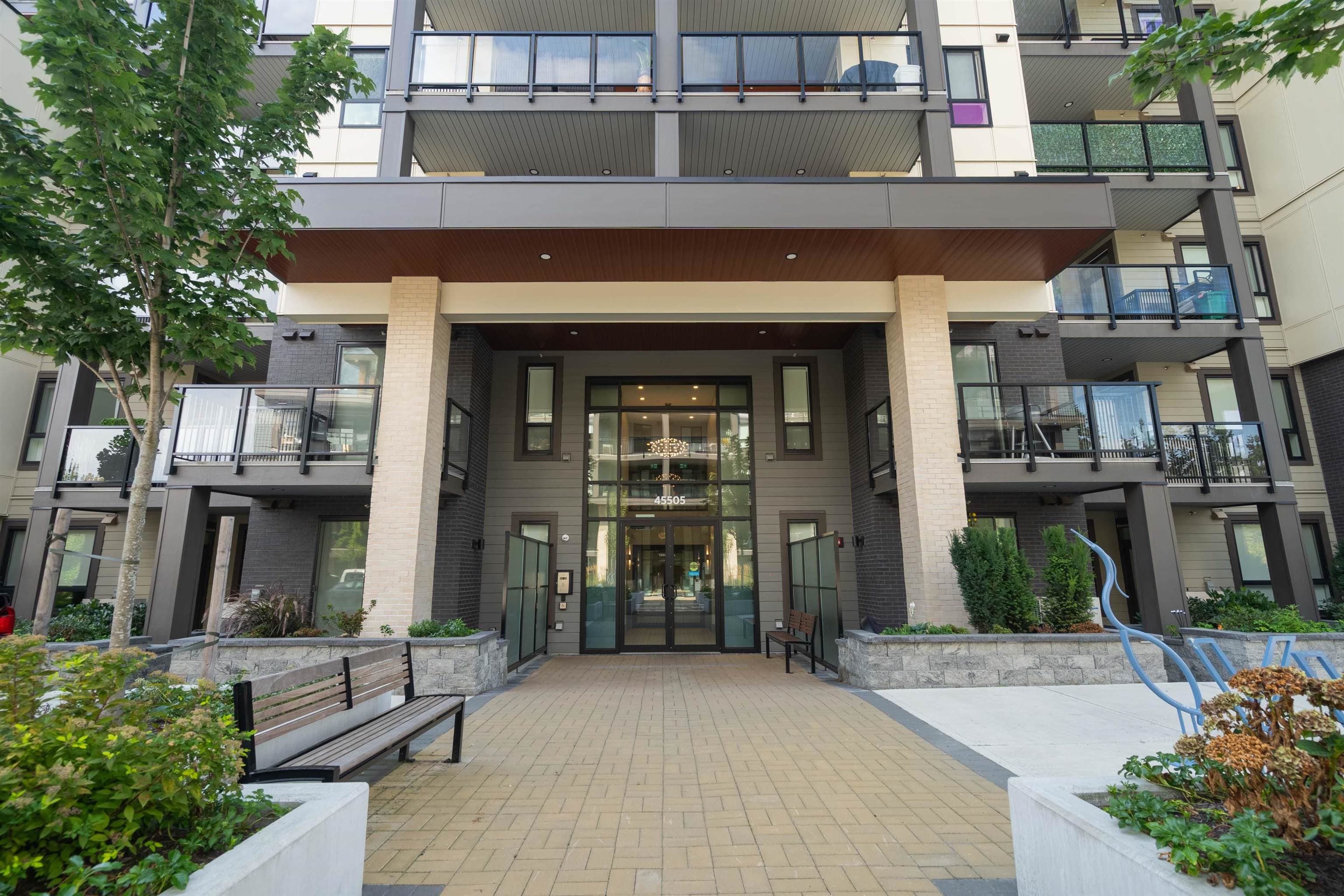 104 - 45505 Campus Drive, Chilliwack, V2R 6L2 — photo 2