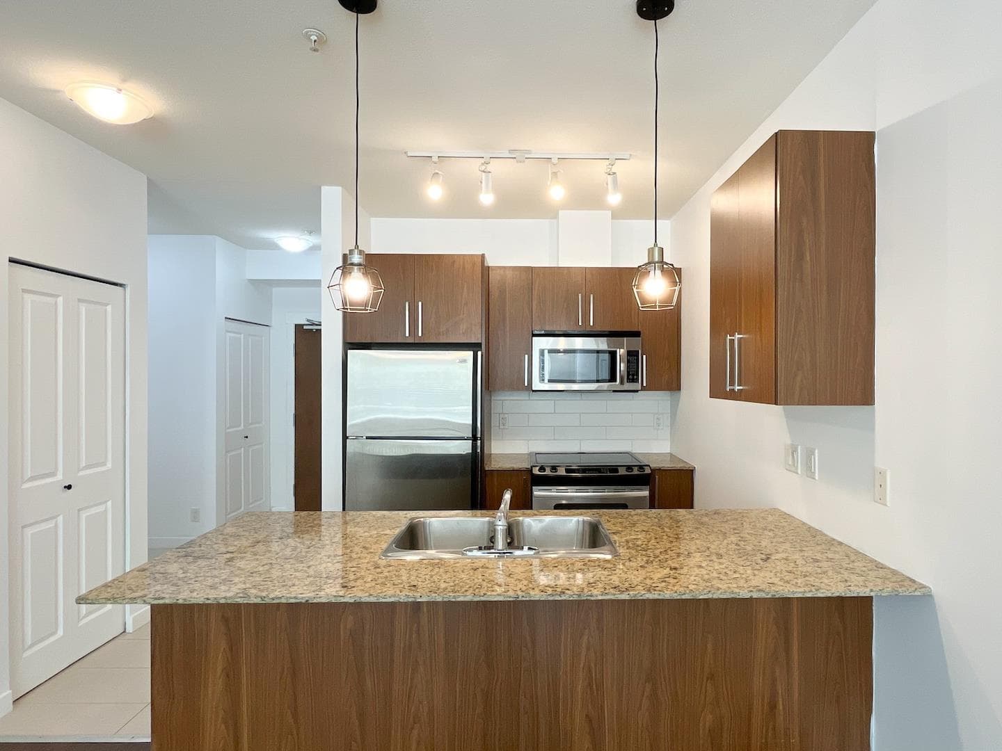 217 - 2943 Nelson Place, Abbotsford, V2S 0C8 — photo 2