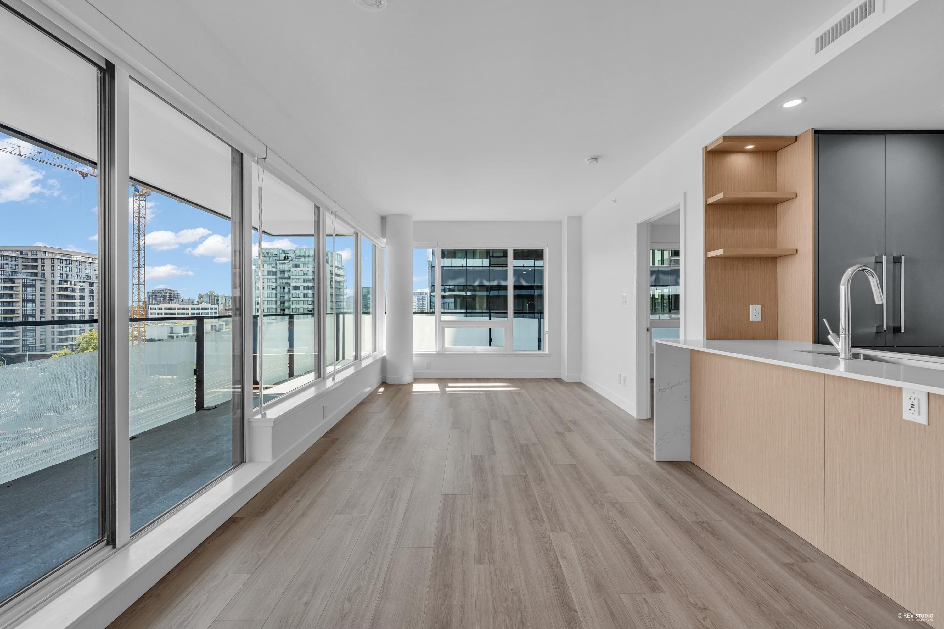 803 - 5593 No. 3 Road, Richmond, V6X 0X6 — photo 2