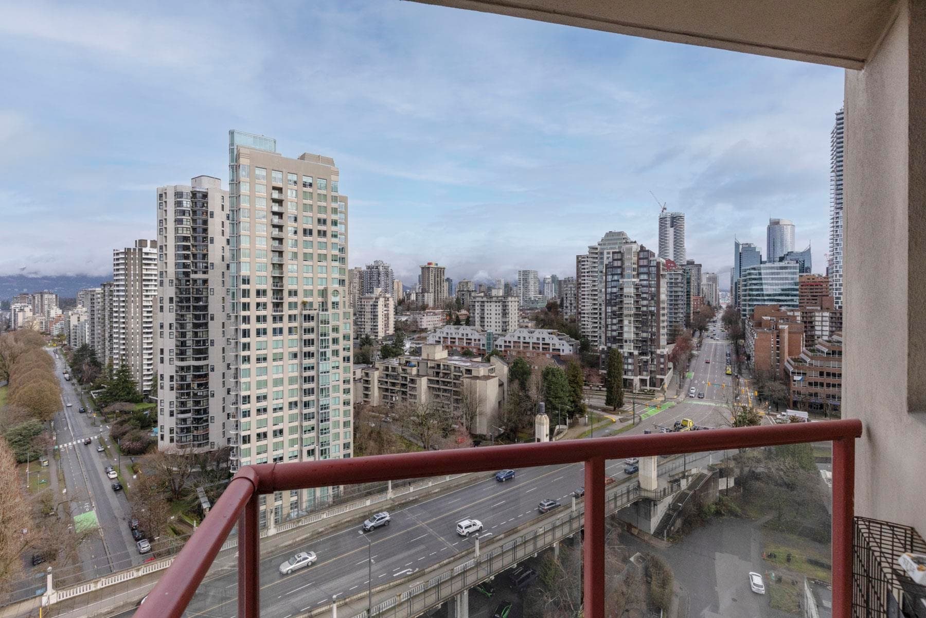 2005 - 1000 Beach Avenue, Vancouver, V6E 4M2 — photo 3