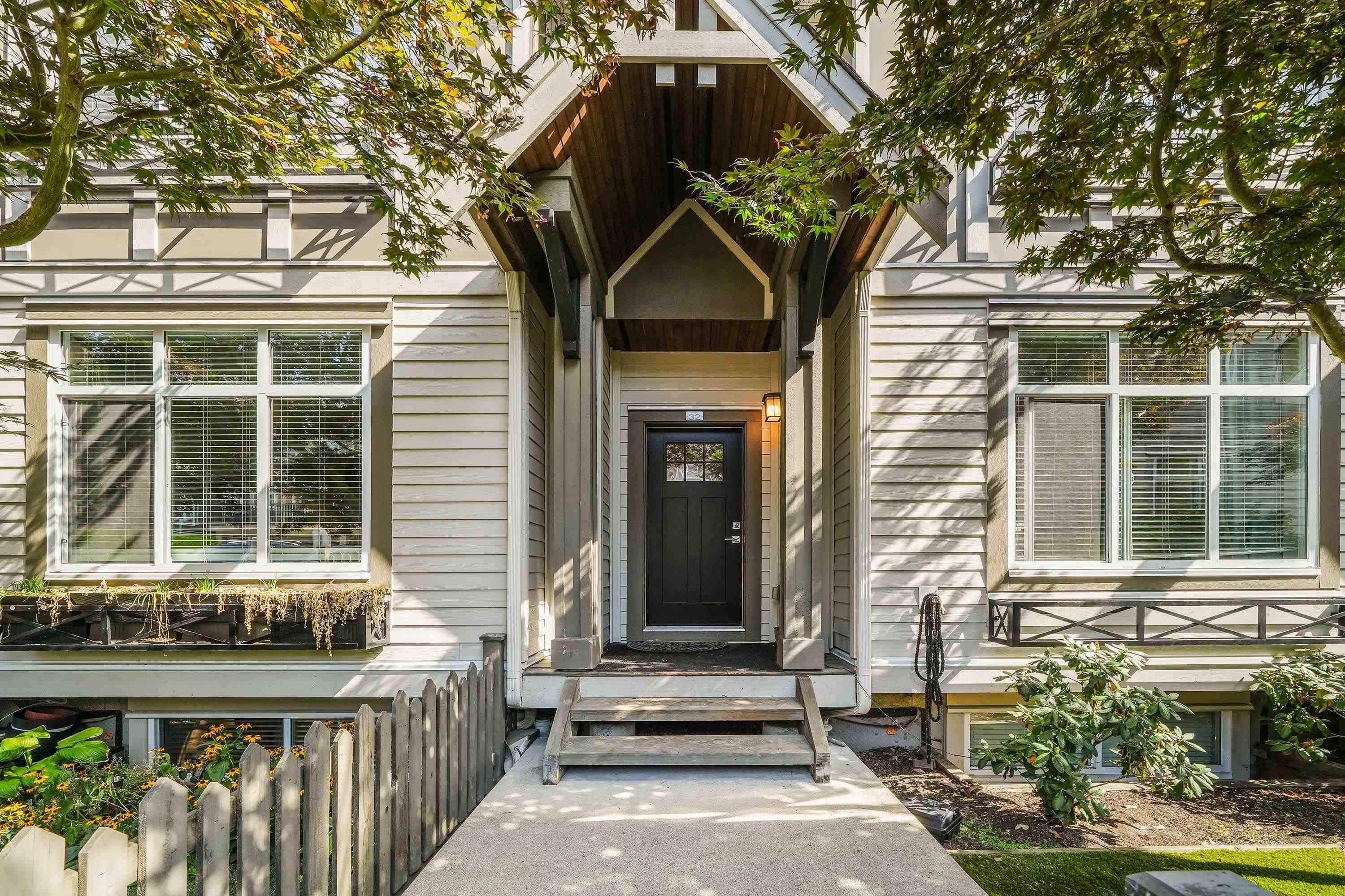 32 - 6588 195a Street, Surrey