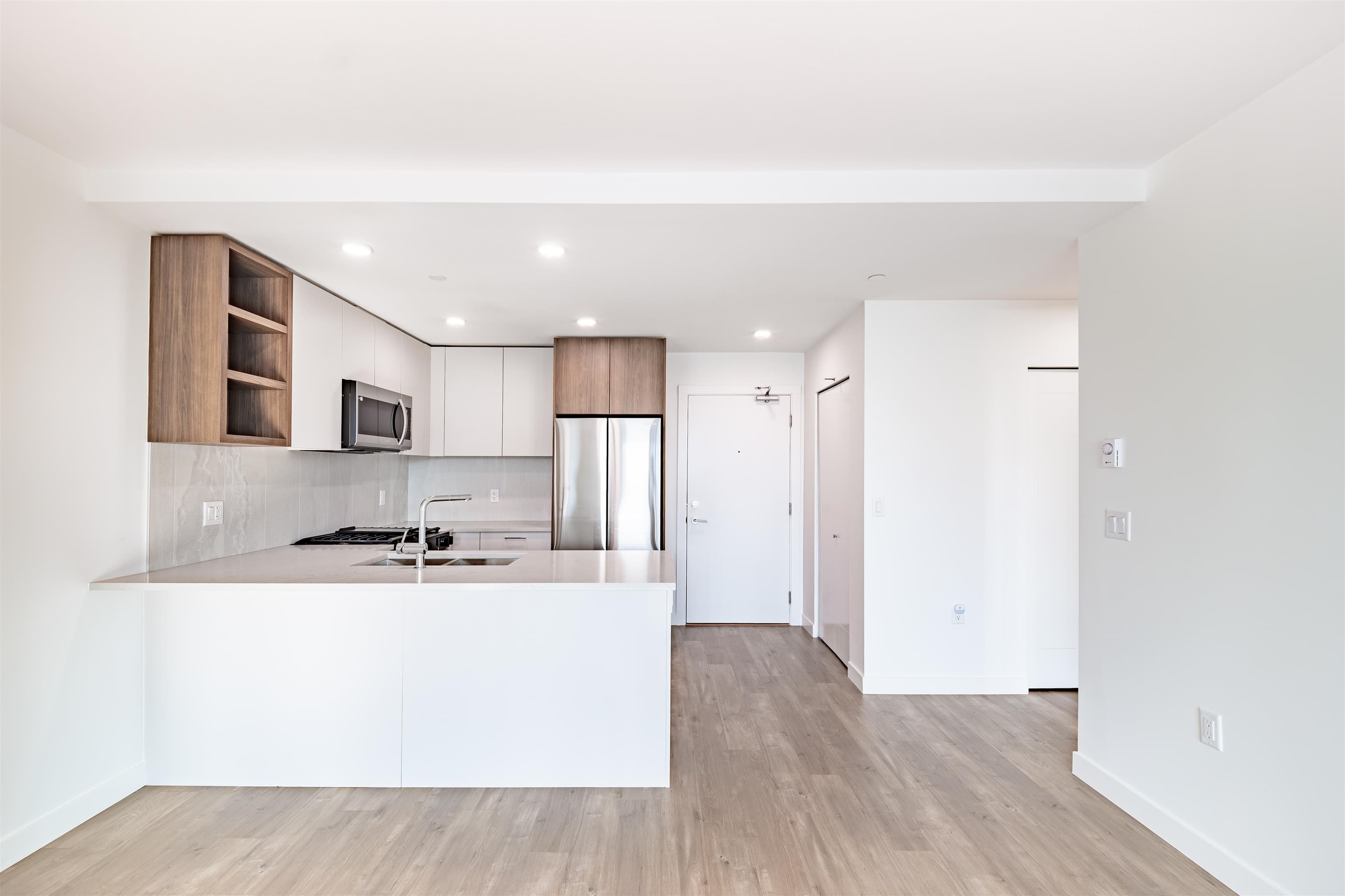 204 - 723 Grover Avenue, Coquitlam, V3J 0L9 — photo 5