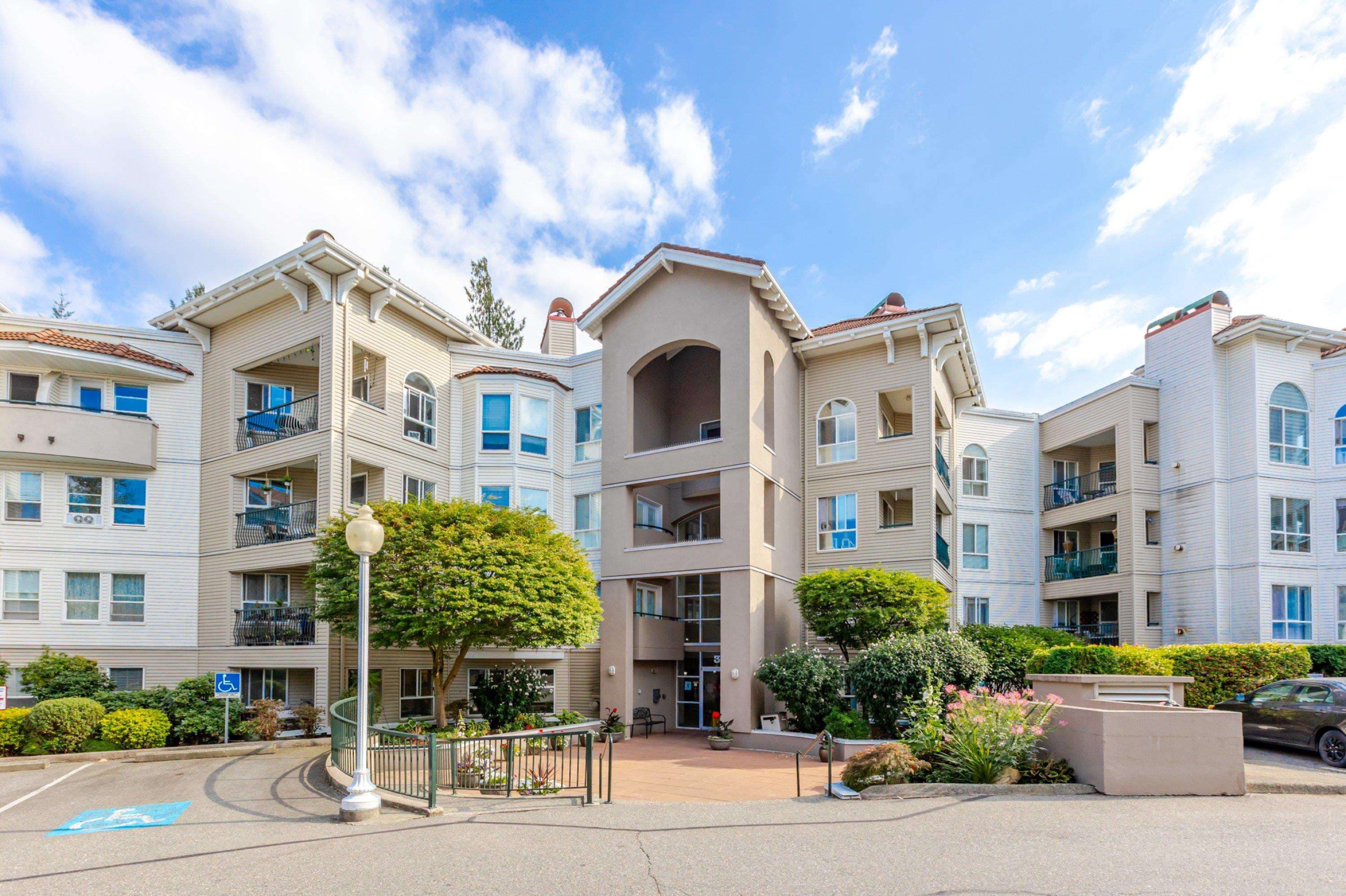 208 - 3176 Gladwin Road, Abbotsford, V2T 6R7 — photo 1