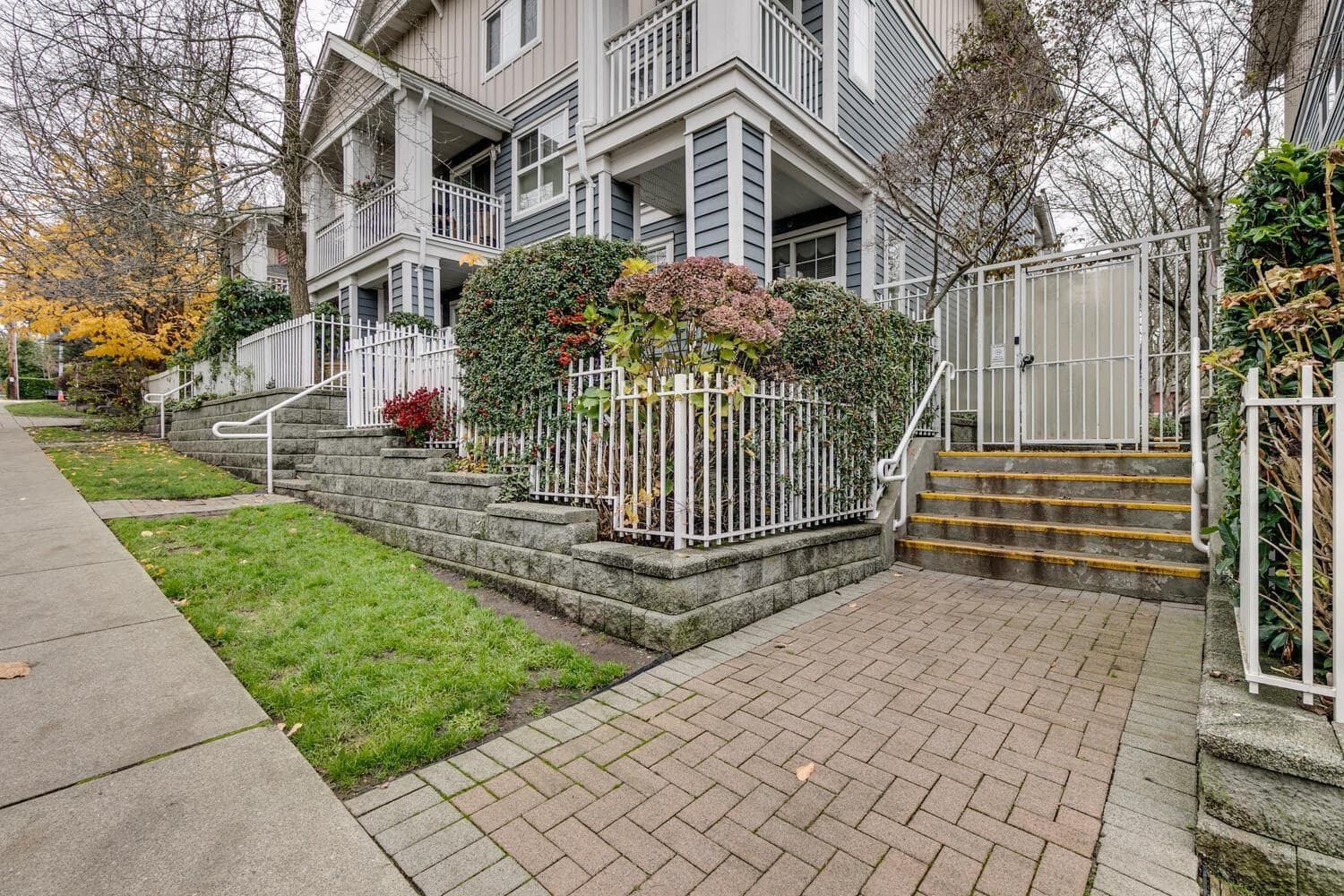 50 - 123 Seventh Street, New Westminster, V3M 6Y2 — photo 2