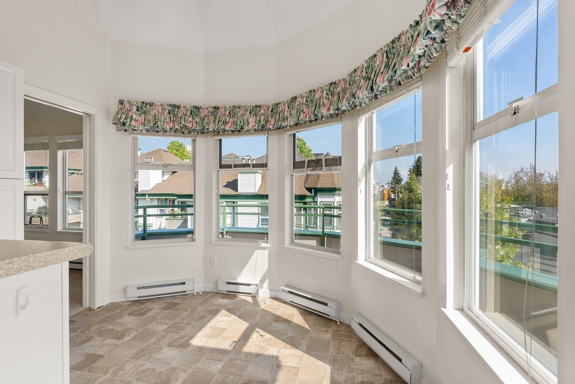 404 - 1576 Merklin Street, White Rock, V4B 5K2 — photo 5