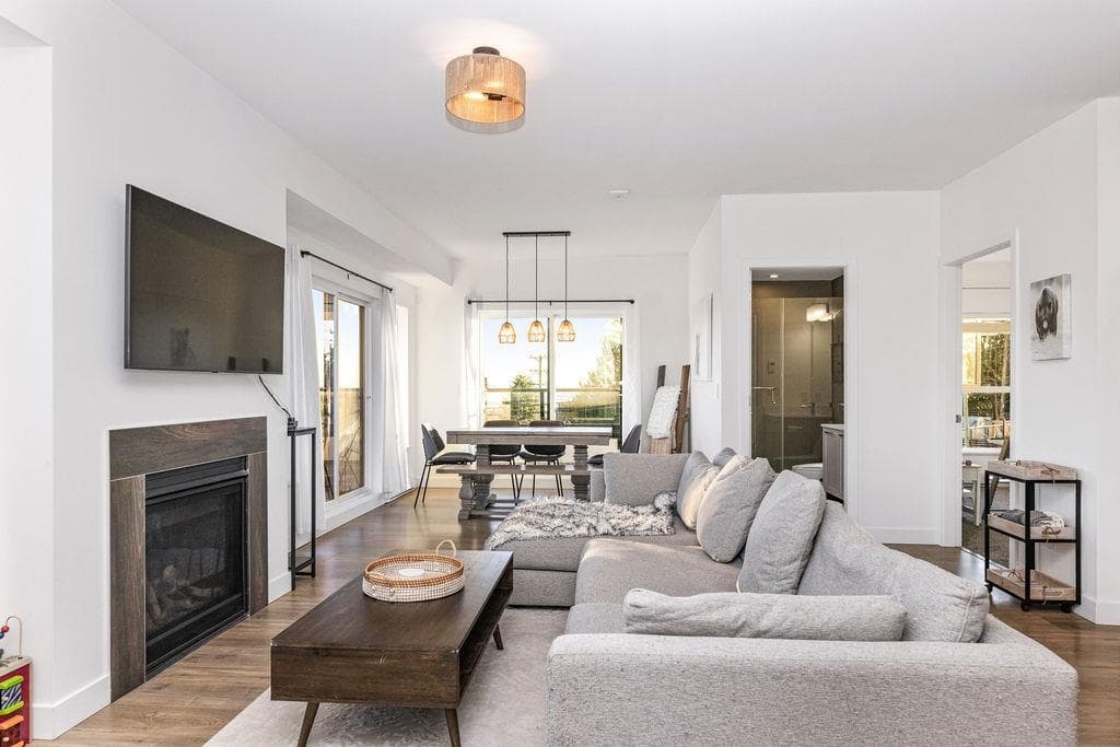 205 - 710 School Road, Gibsons, V0N 1V9 — photo 1