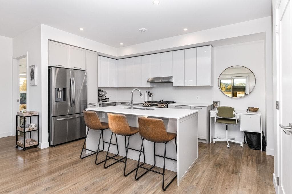 205 - 710 School Road, Gibsons, V0N 1V9 — photo 4