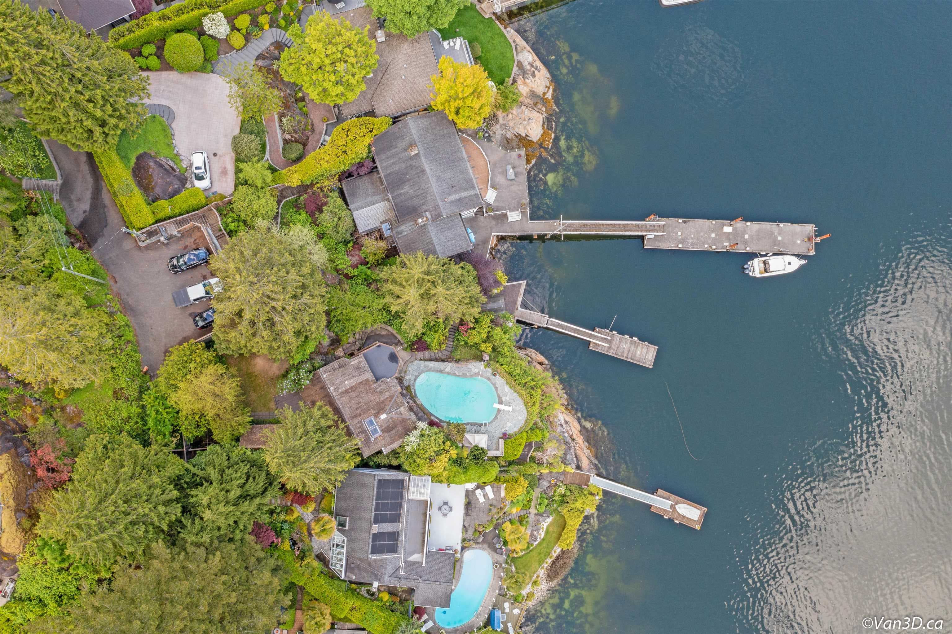 4541 Stonehaven Avenue, North Vancouver, V0V 0V0 — photo 2