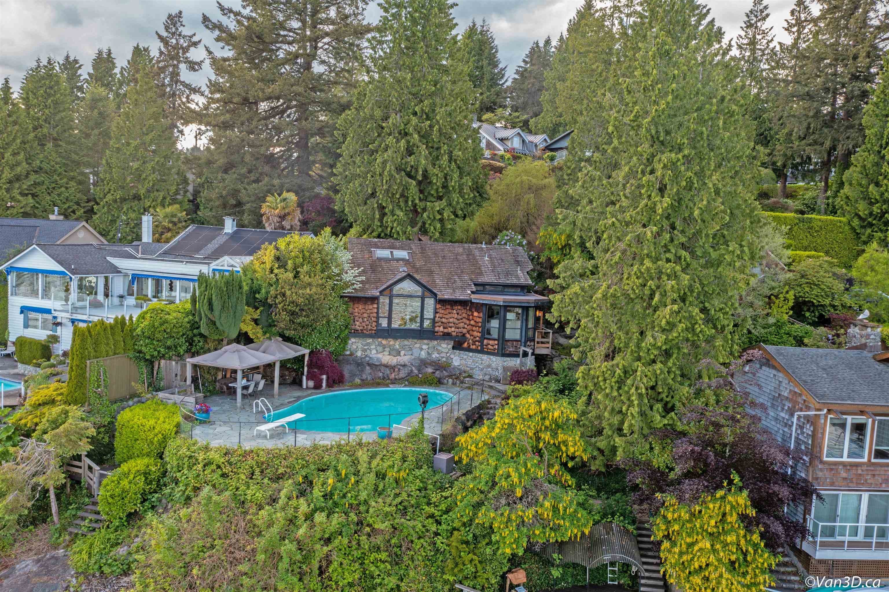 4541 Stonehaven Avenue, North Vancouver, V0V 0V0 — photo 4