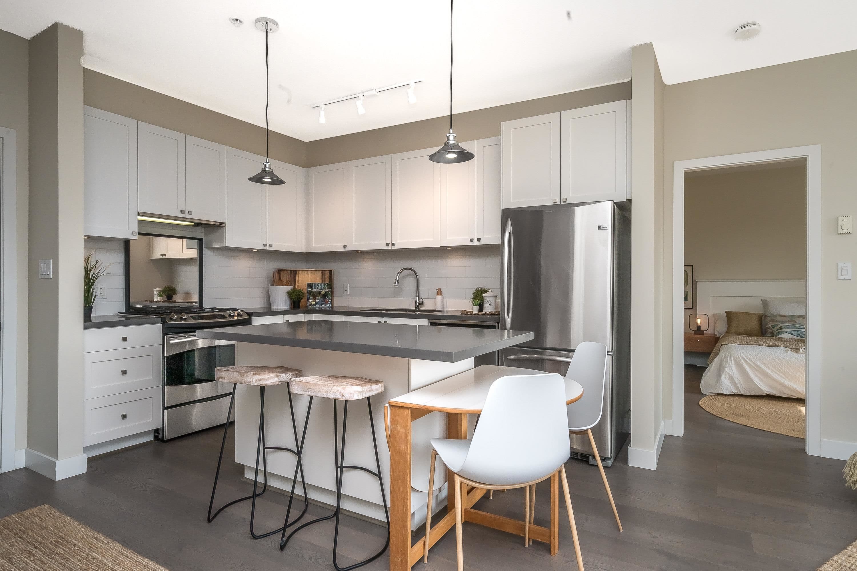 301 - 15850 26 Avenue, Surrey, V3S 2N6 — photo 4