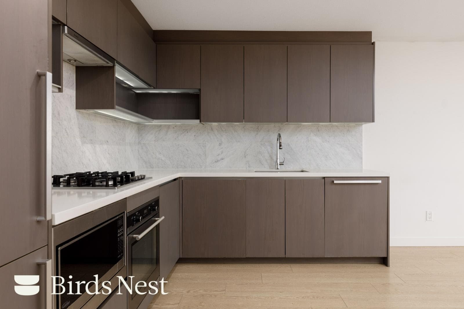 501 - 13750 100 Avenue, Surrey, V3T 0L3 — photo 1