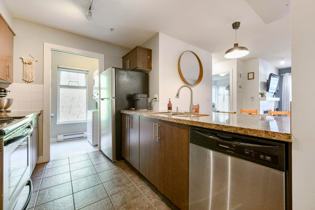 207 - 3240 St Johns Street, Port Moody, V3H 0C1 — photo 2