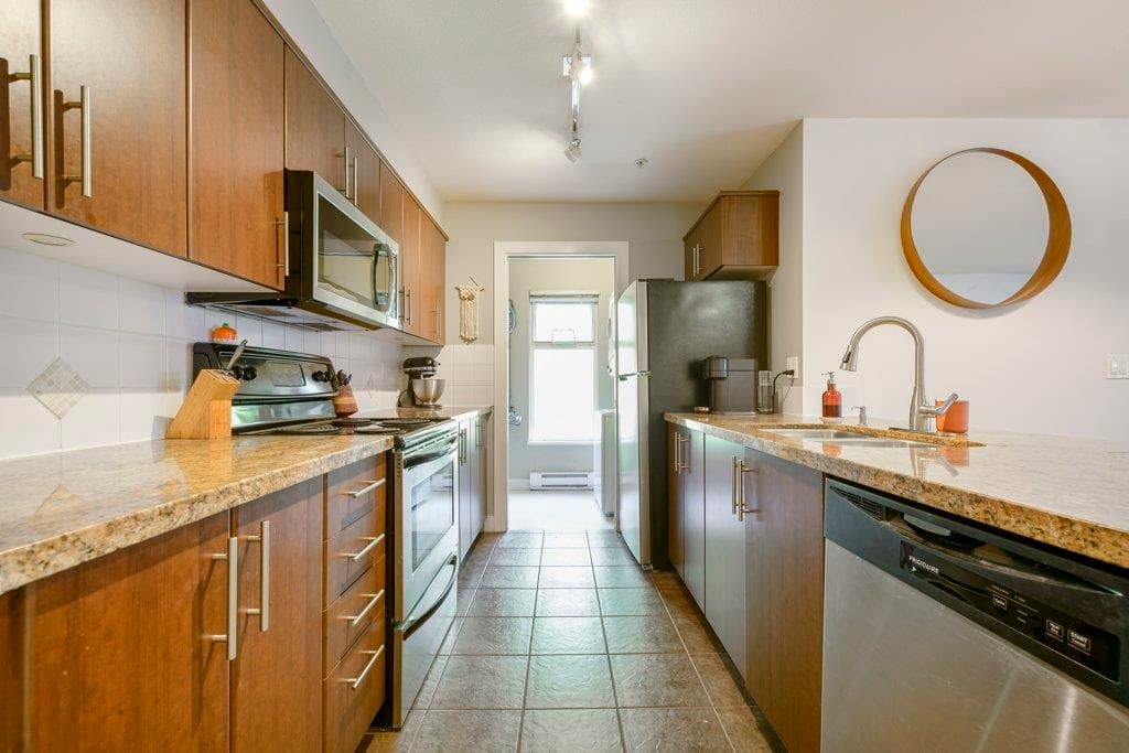 207 - 3240 St Johns Street, Port Moody, V3H 0C1 — photo 3