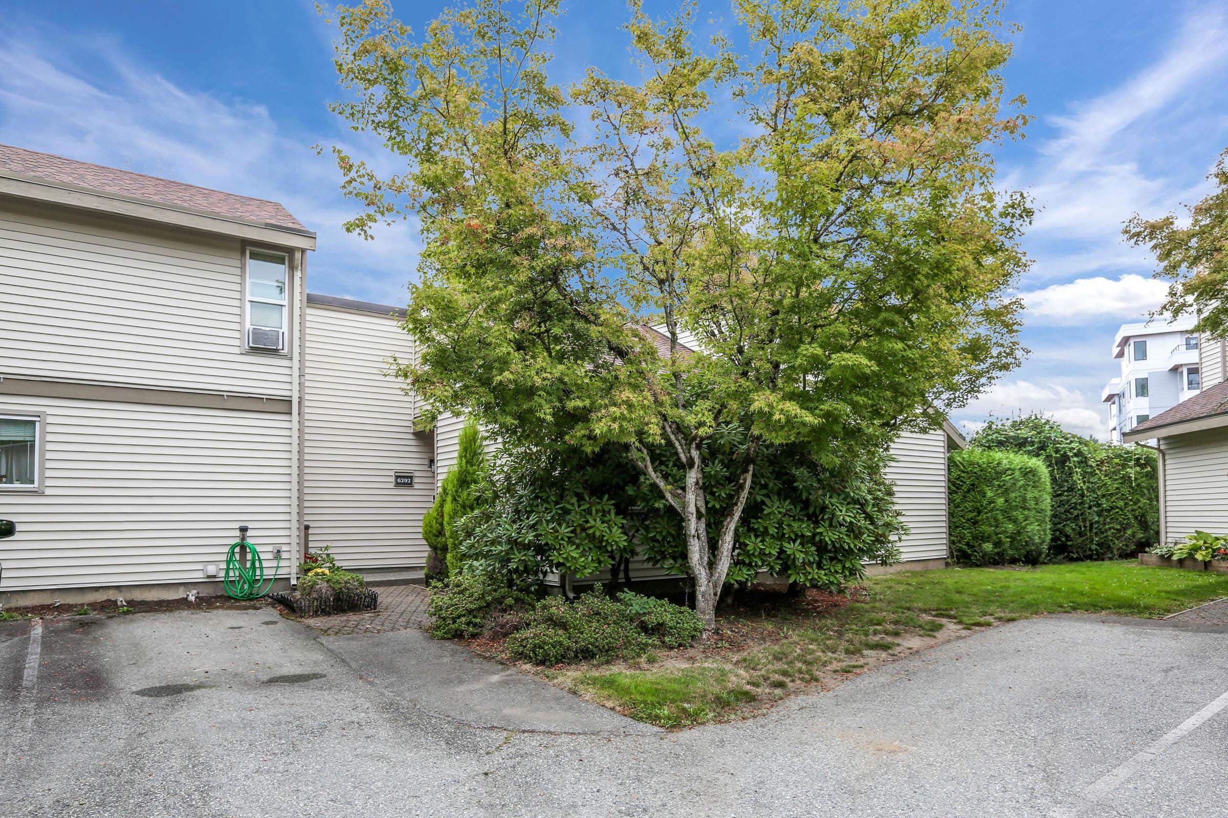 6292 W Greenside Drive, Surrey