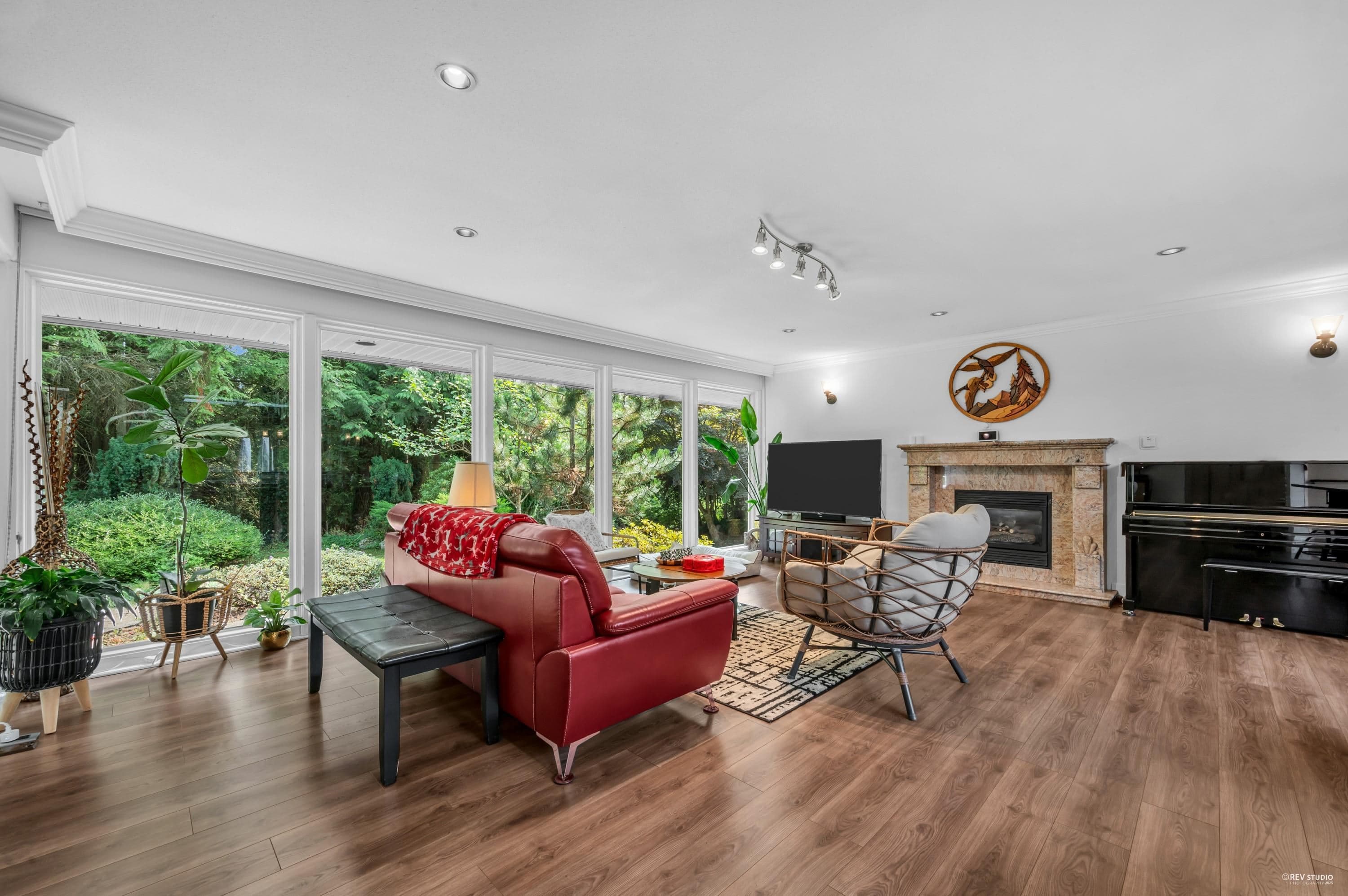 341 Rabbit Lane, West Vancouver, V7S 1J1 — photo 2