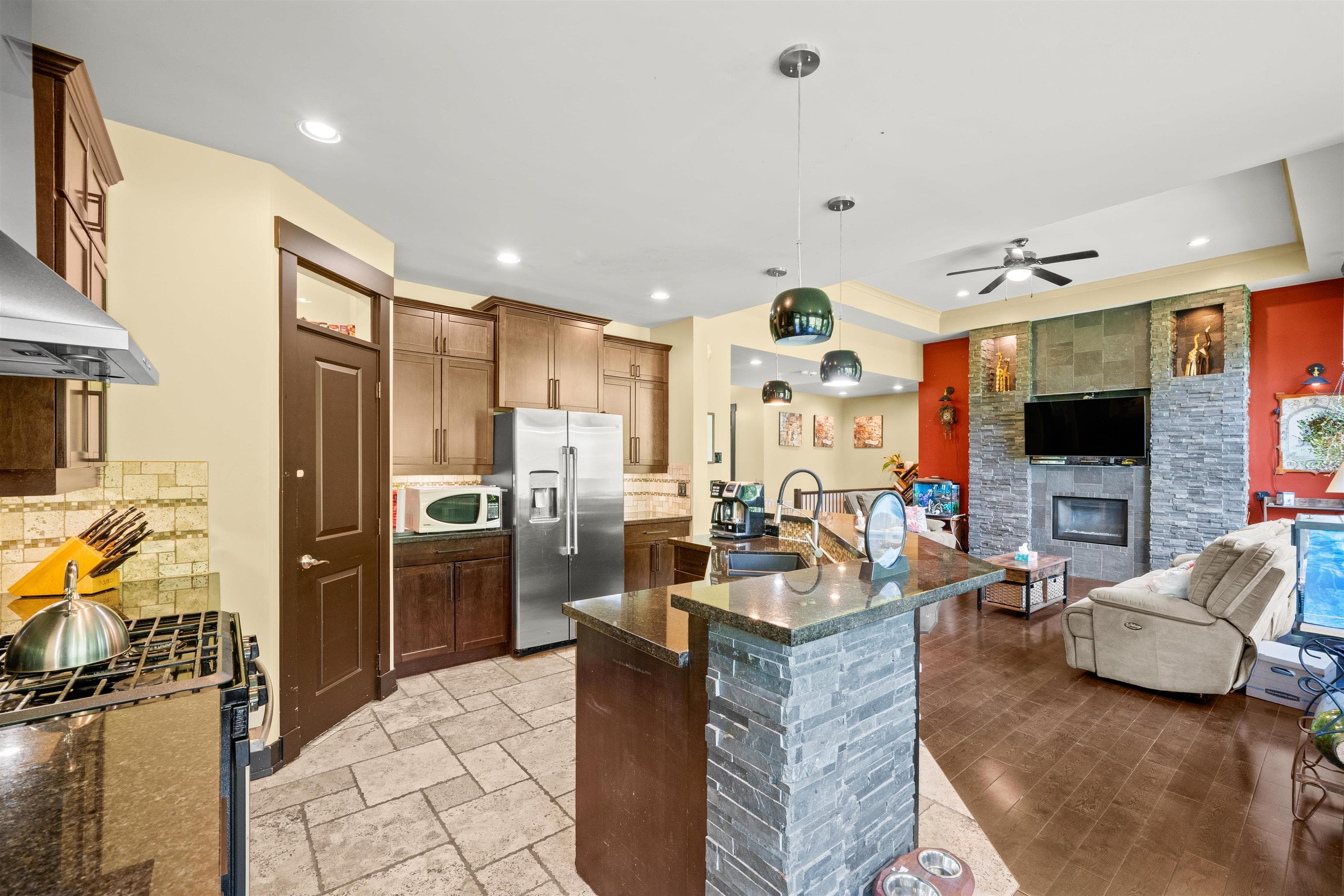2518 Whatcom Road, Abbotsford, V3G 2L5 — photo 5