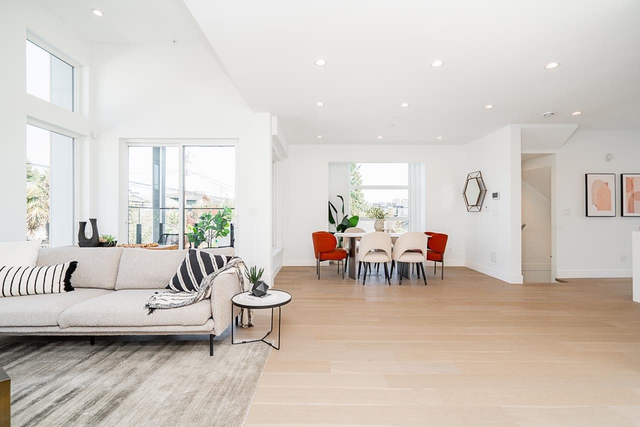 2 - 434 E 1st Street, North Vancouver, V7L 1B7 — photo 2