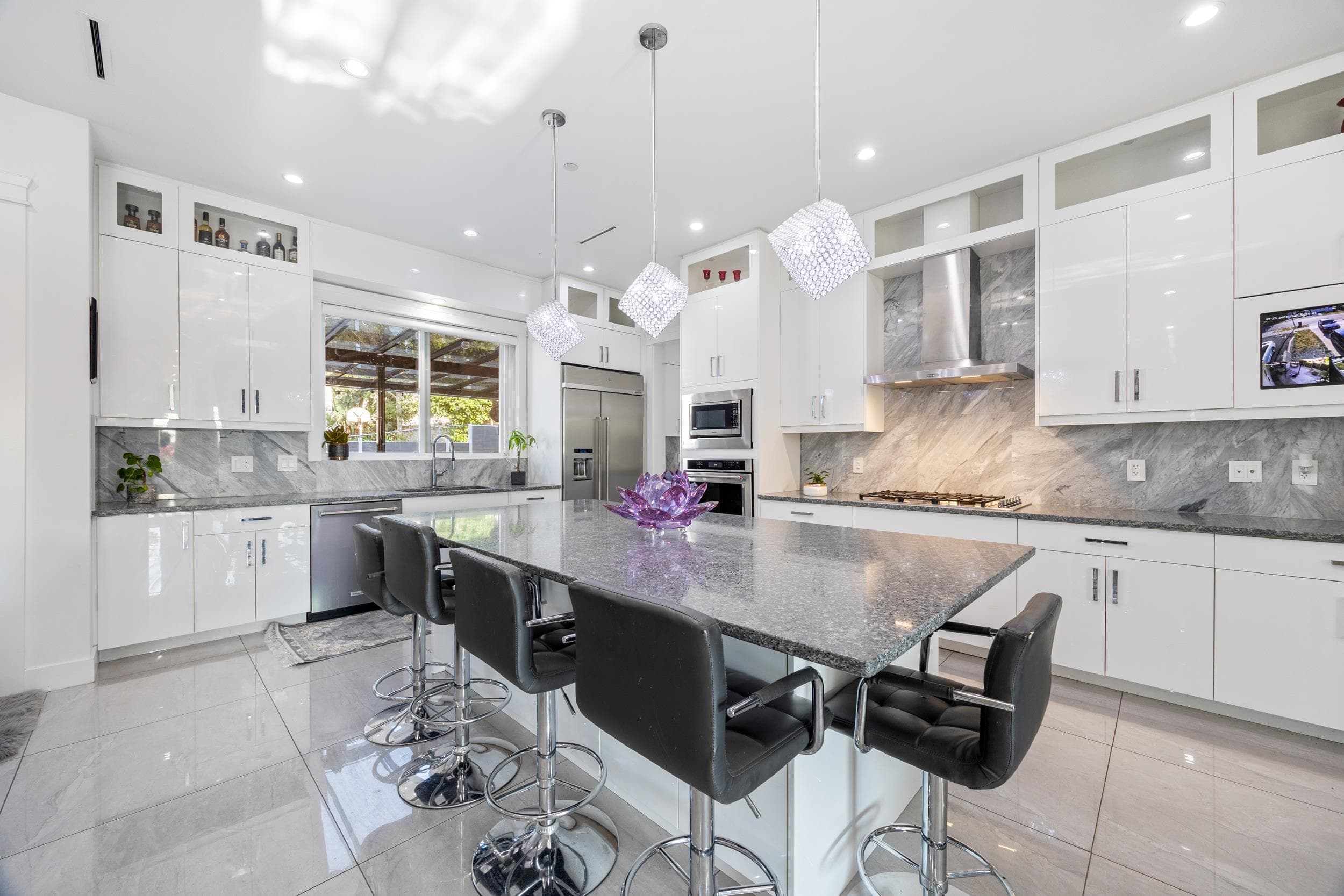 10088 121 Street, Surrey, V3V 4K5 — photo 2