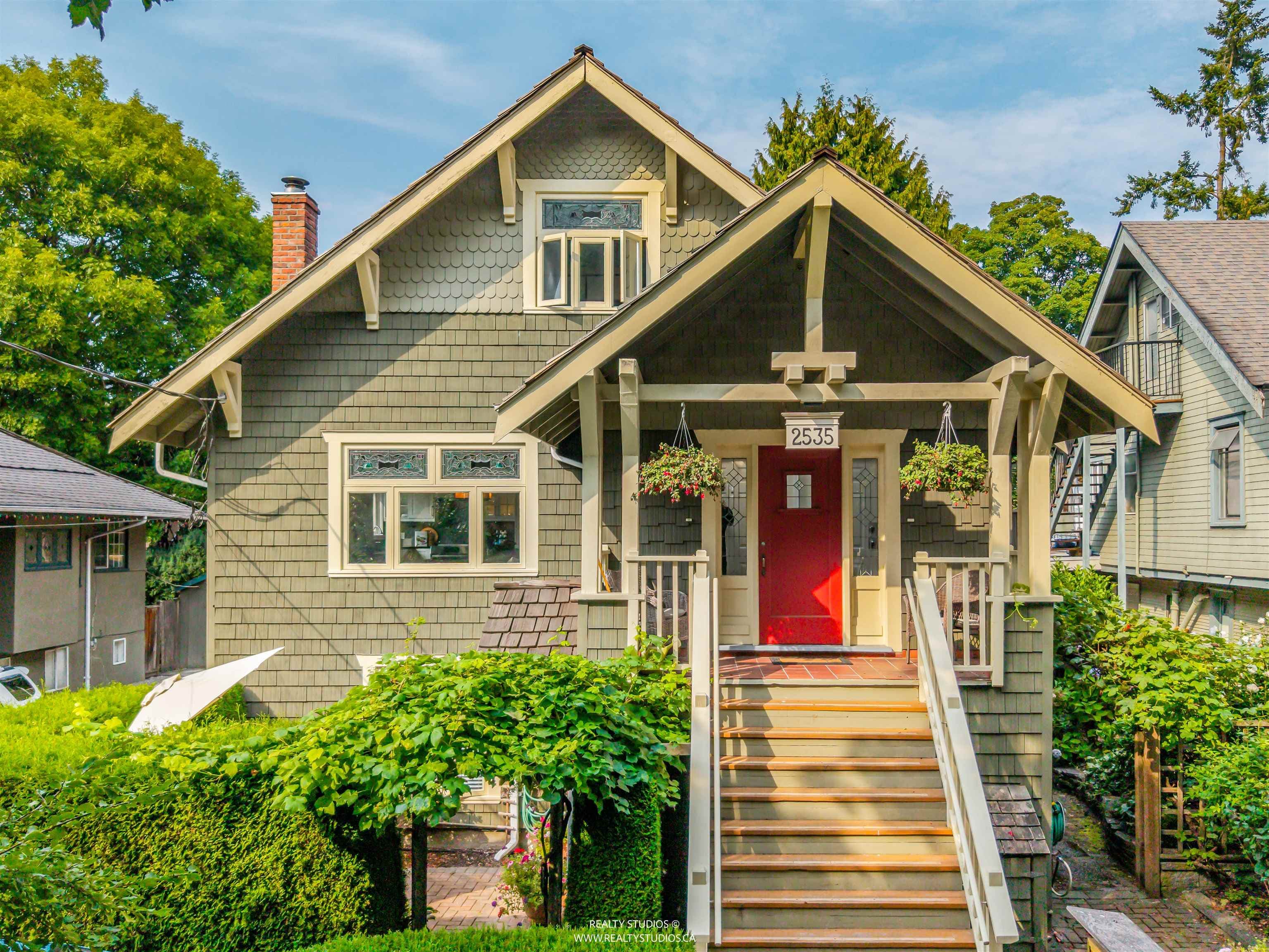 4 - 2535 W 6th Avenue, Vancouver — sold