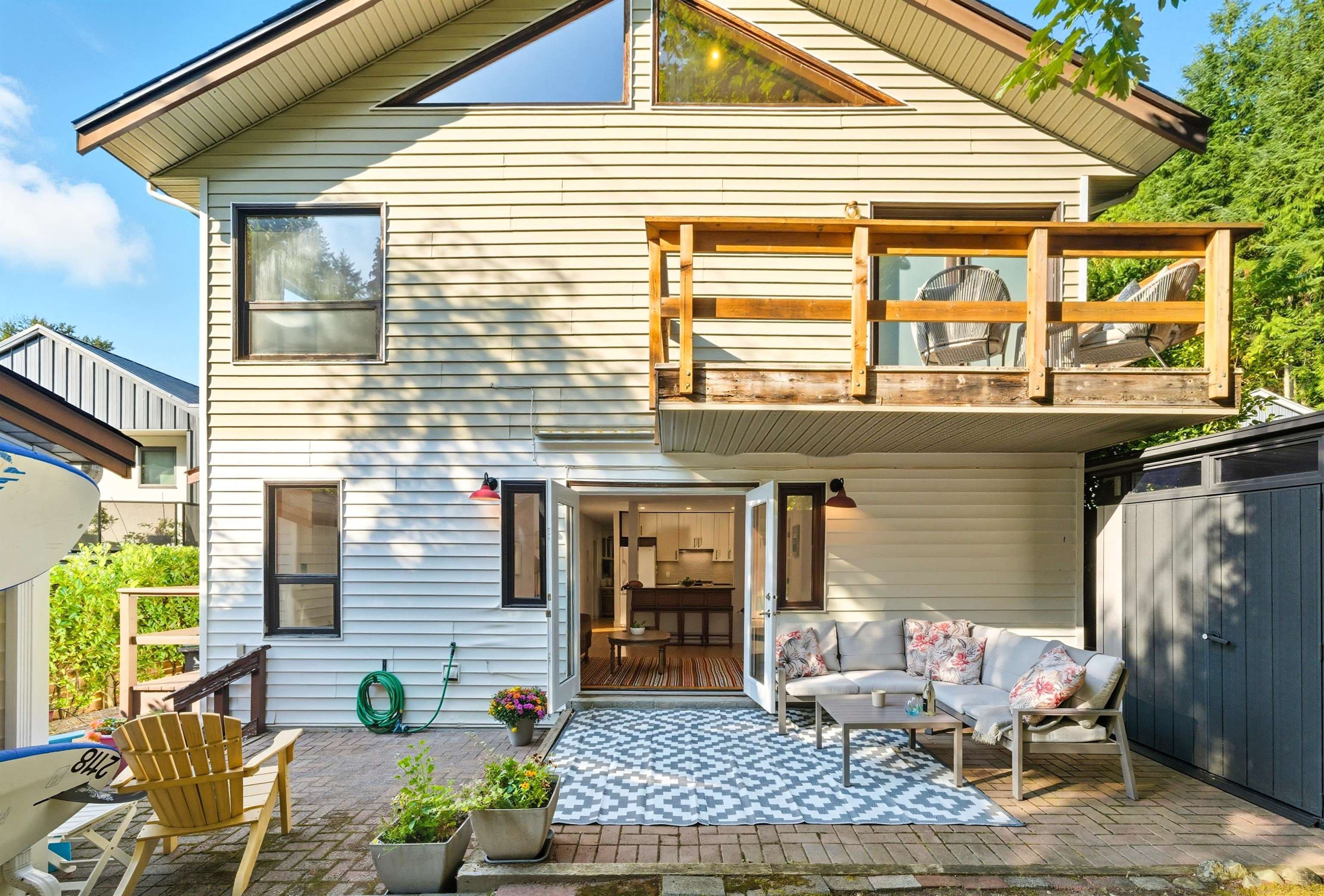 4565 Cove Cliff Road, North Vancouver