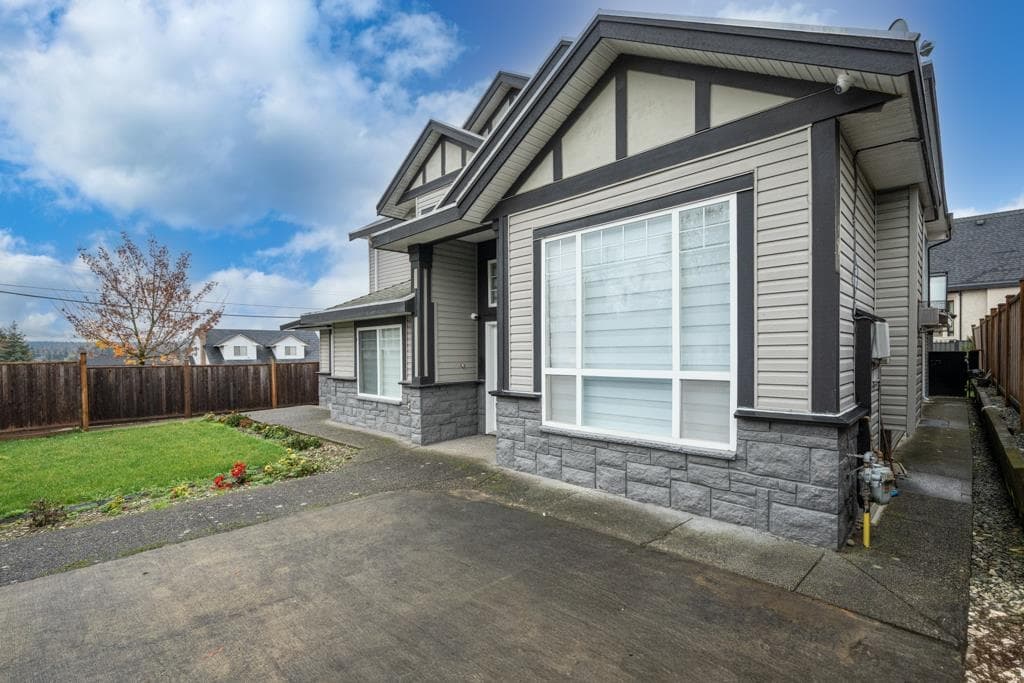 7596 144 Street, Surrey, V3W 5S6 — photo 3