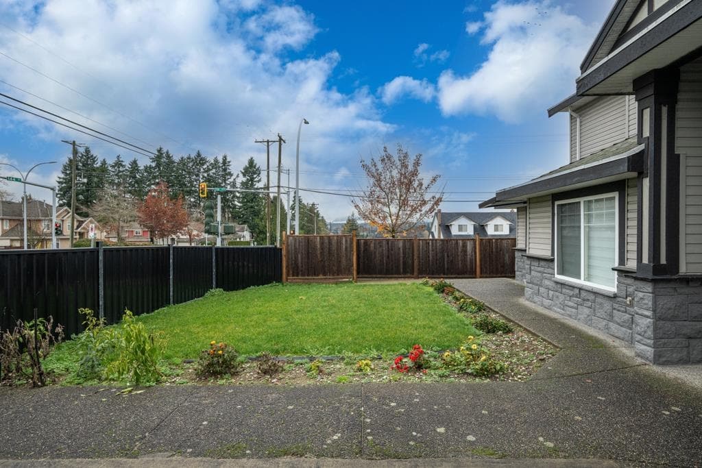 7596 144 Street, Surrey, V3W 5S6 — photo 4