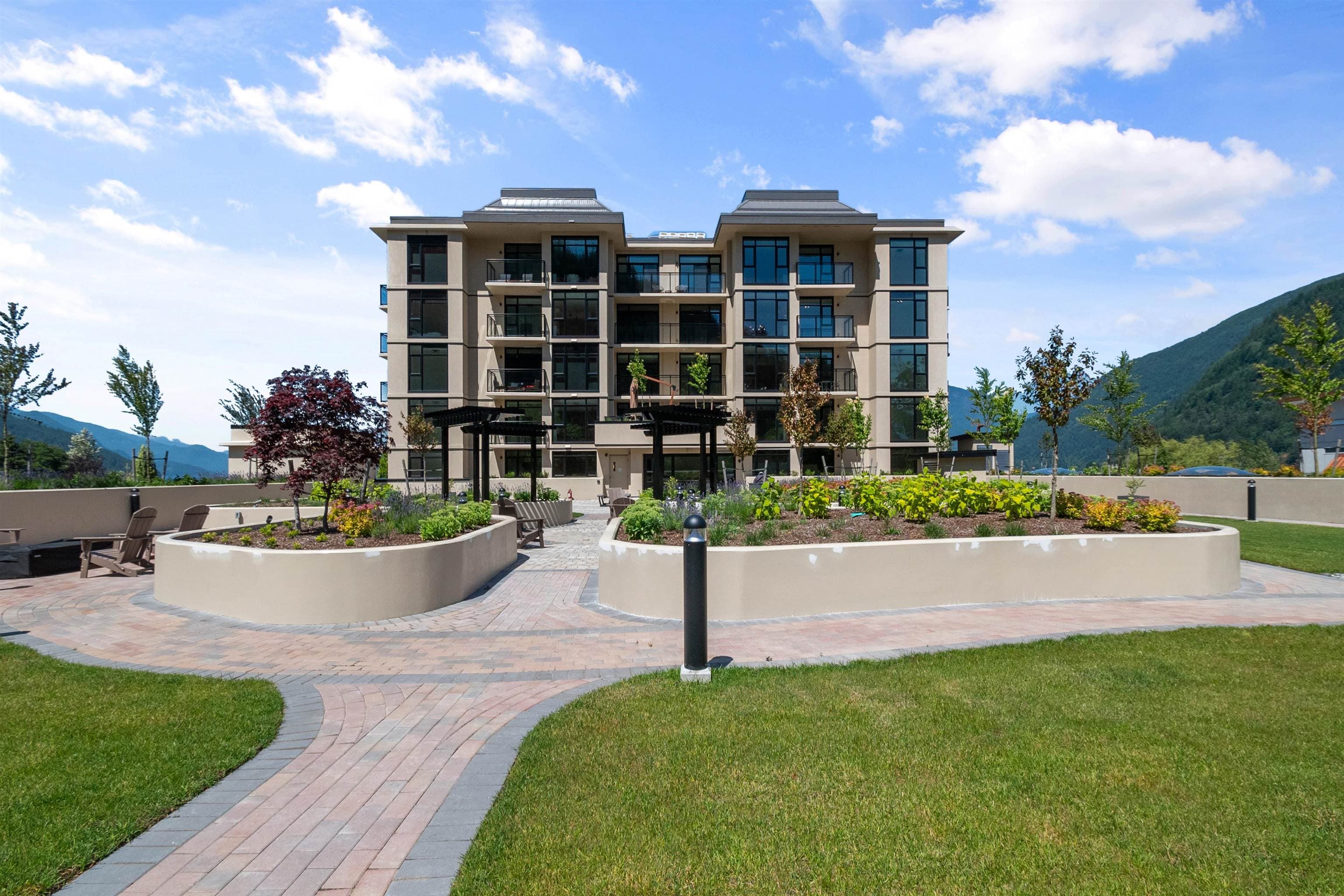 605 - 120 Esplanade Avenue, Harrison Hot Springs, V0M 1K0 — photo 2