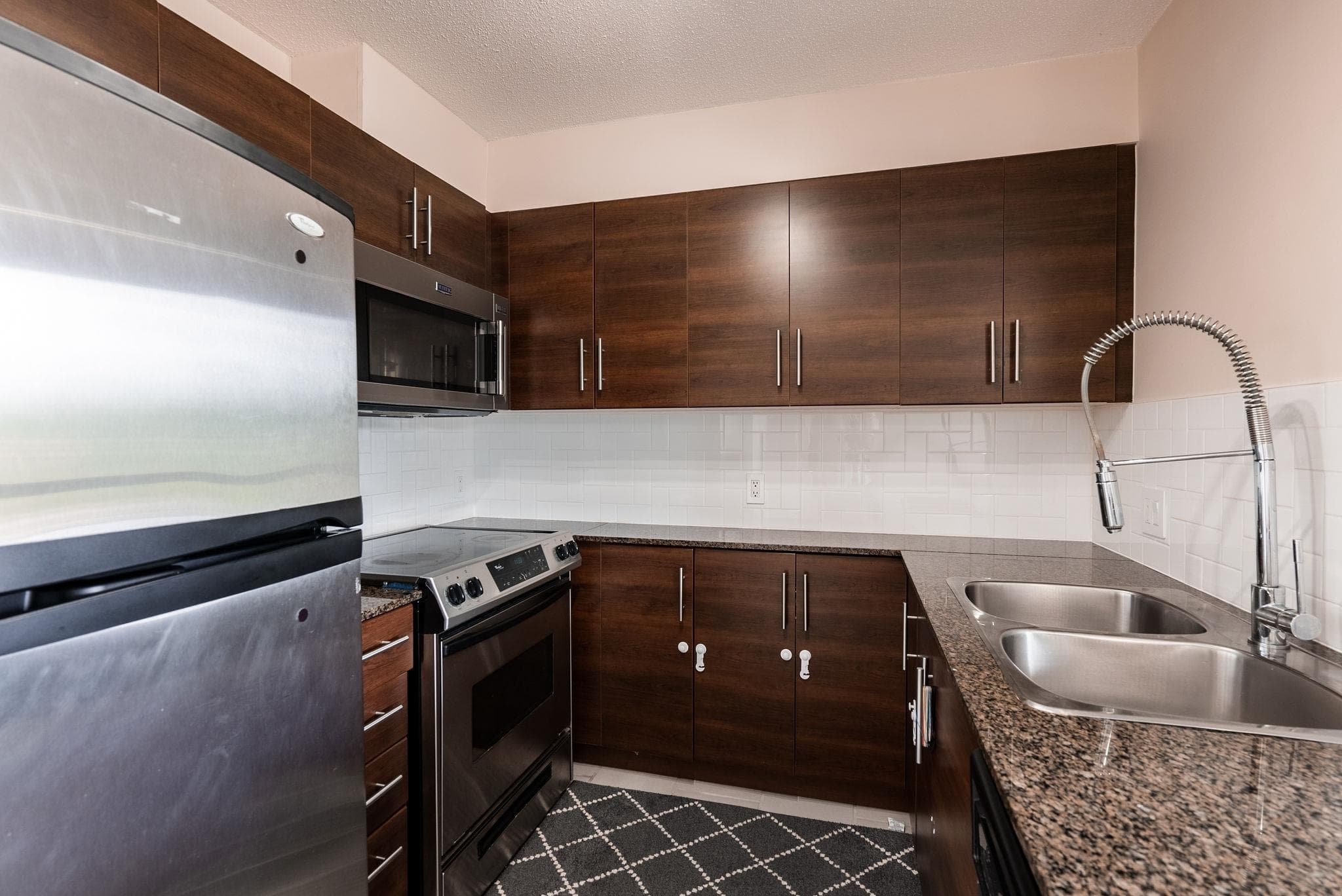 1202 - 833 Agnes Street, New Westminster, V3M 0B1 — photo 4