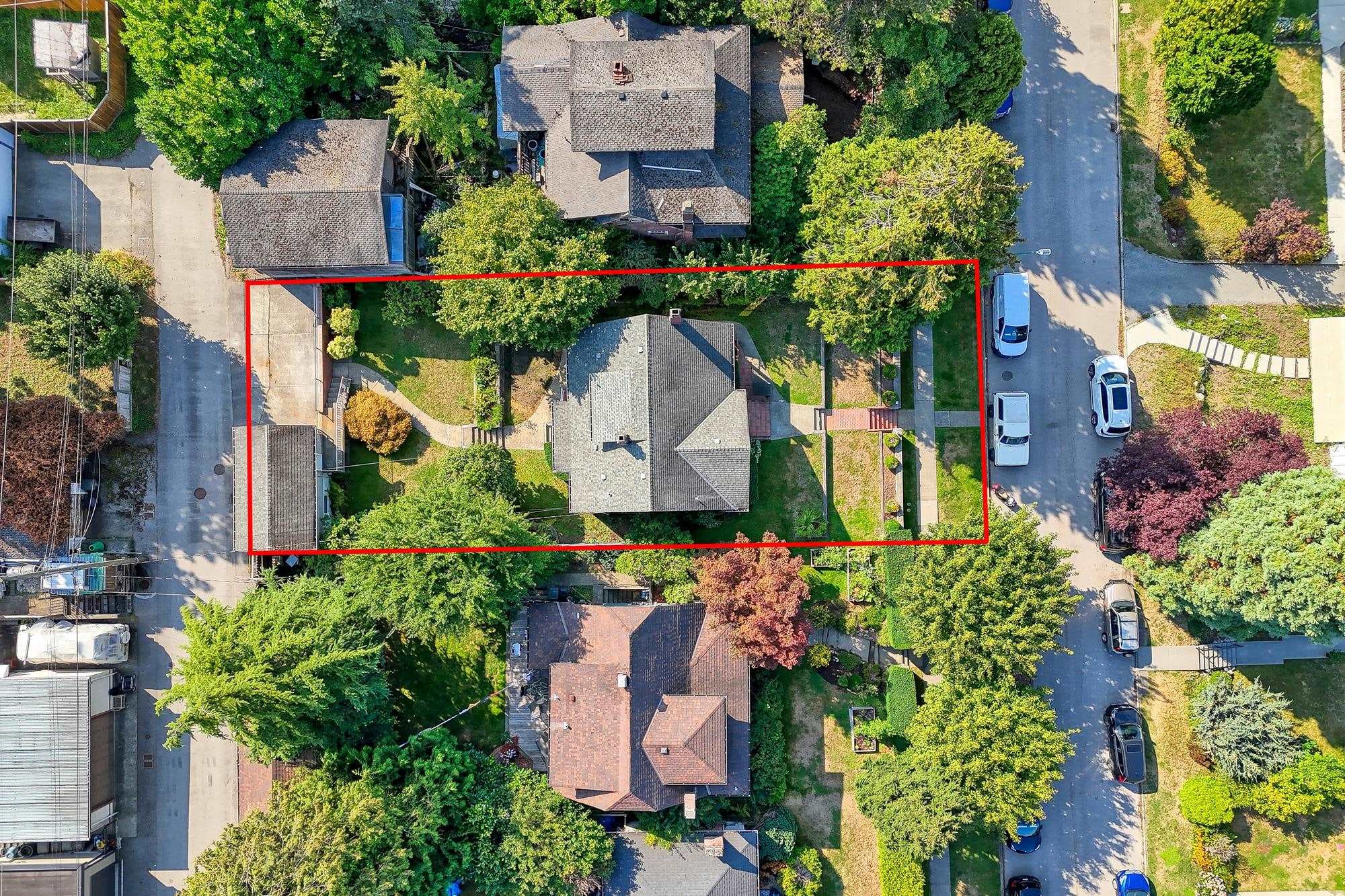 3746 Edinburgh Street, Burnaby, V5C 1R5 — photo 2
