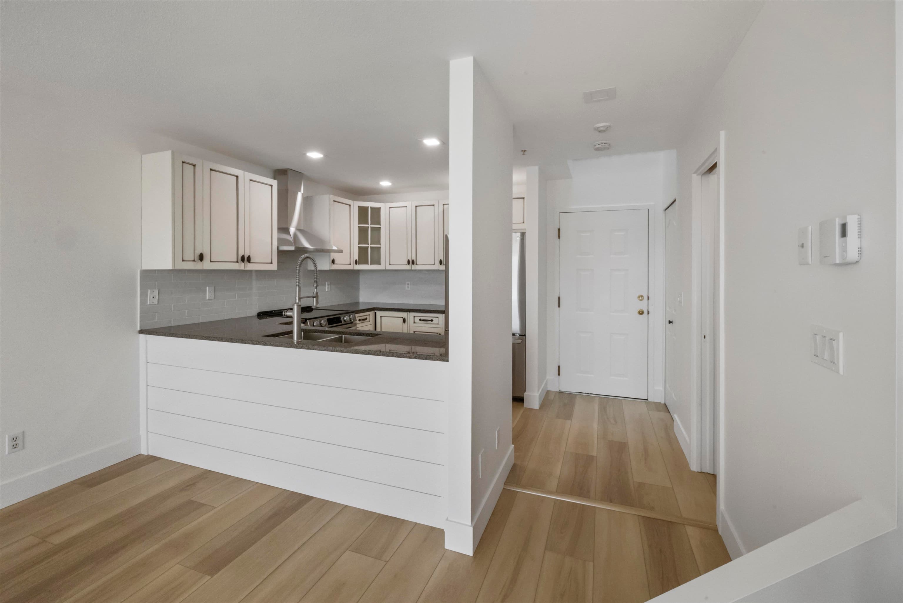 209 - 22356 Mcintosh Avenue, Maple Ridge, V2X 3C1 — photo 4