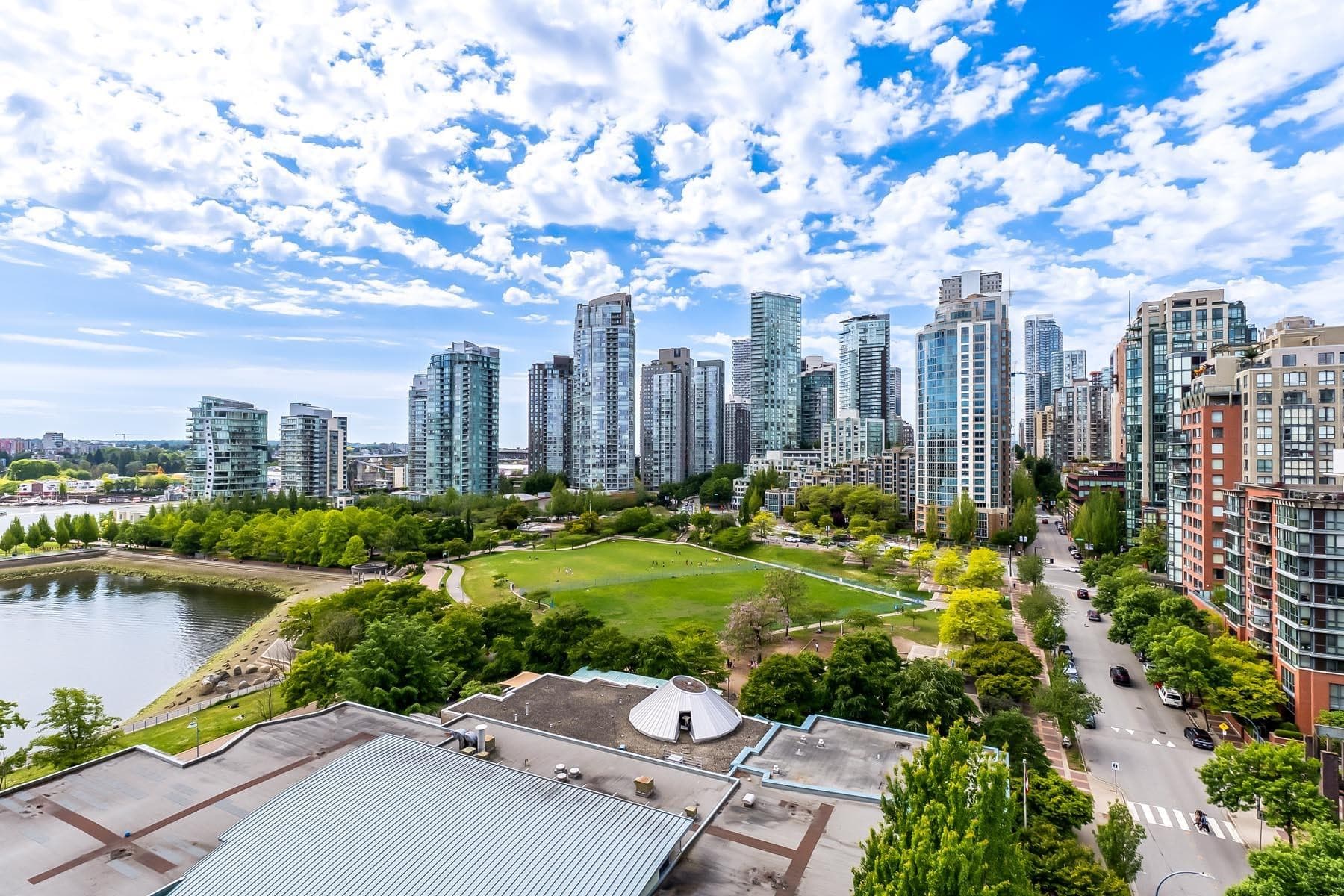 1605 - 1383 Marinaside Crescent, Vancouver, V6Z 2W9 — photo 1