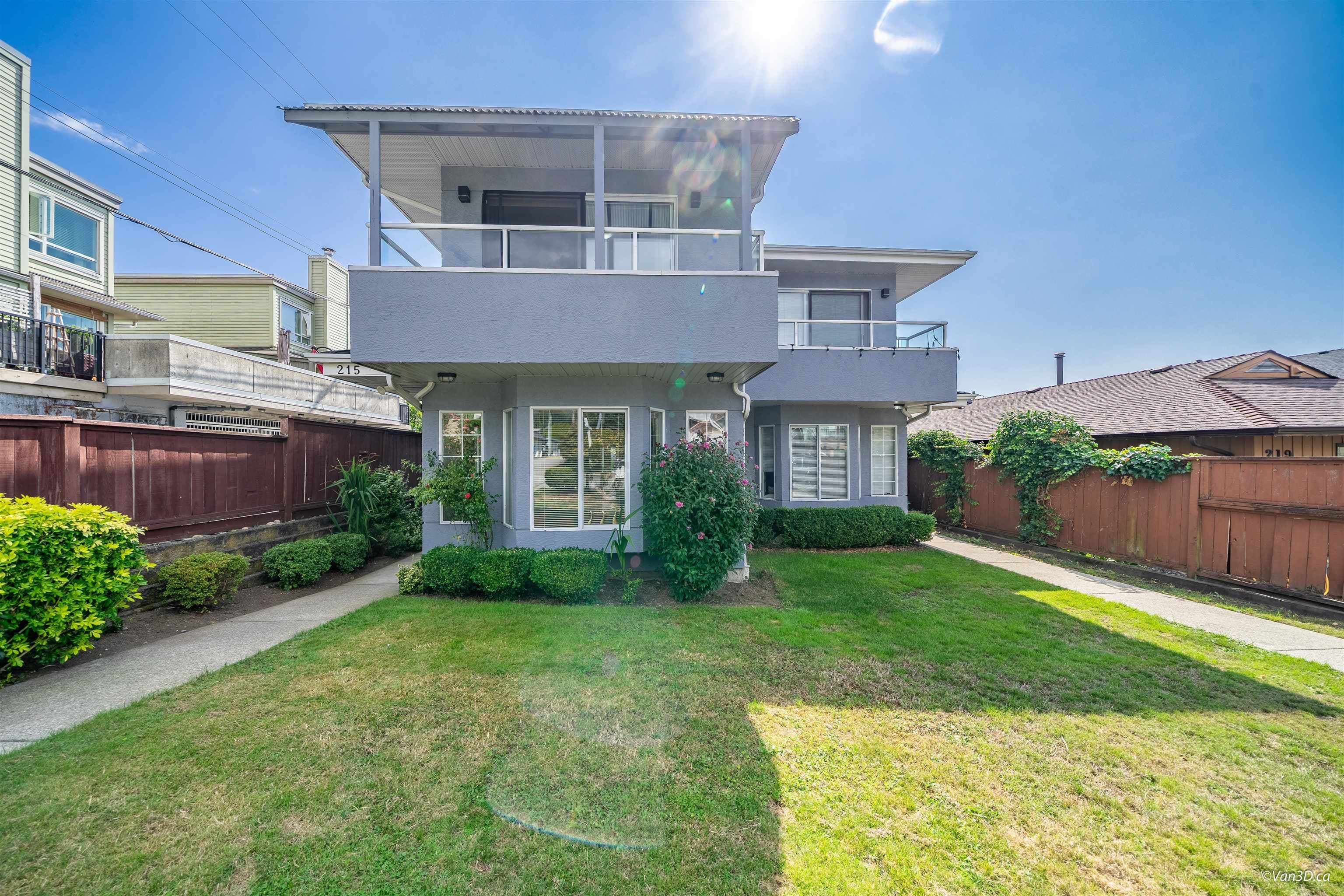 215 W 18th Street, North Vancouver