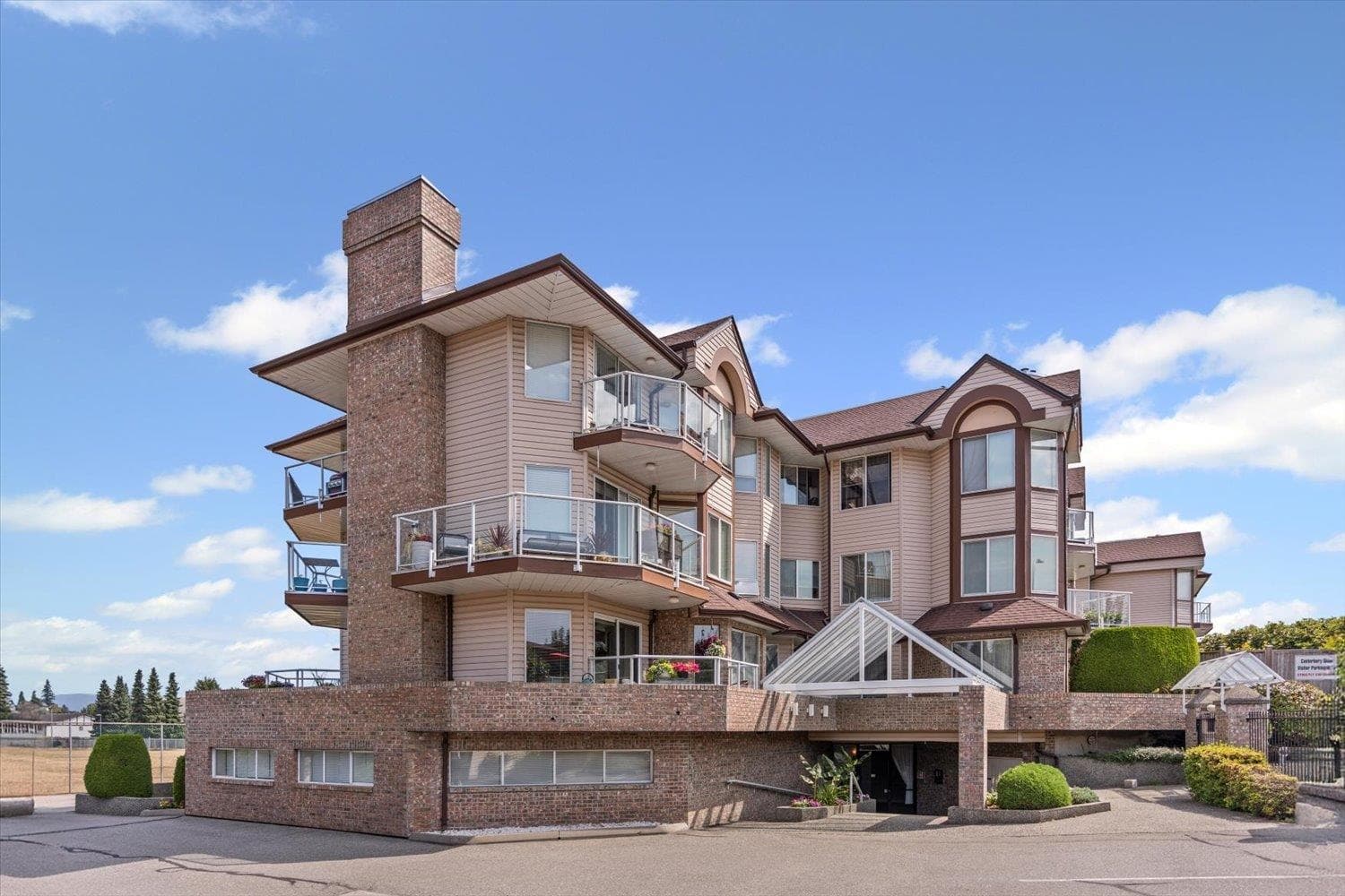 307 - 32669 George Ferguson Way, Abbotsford, V2T 4E4 — photo 2