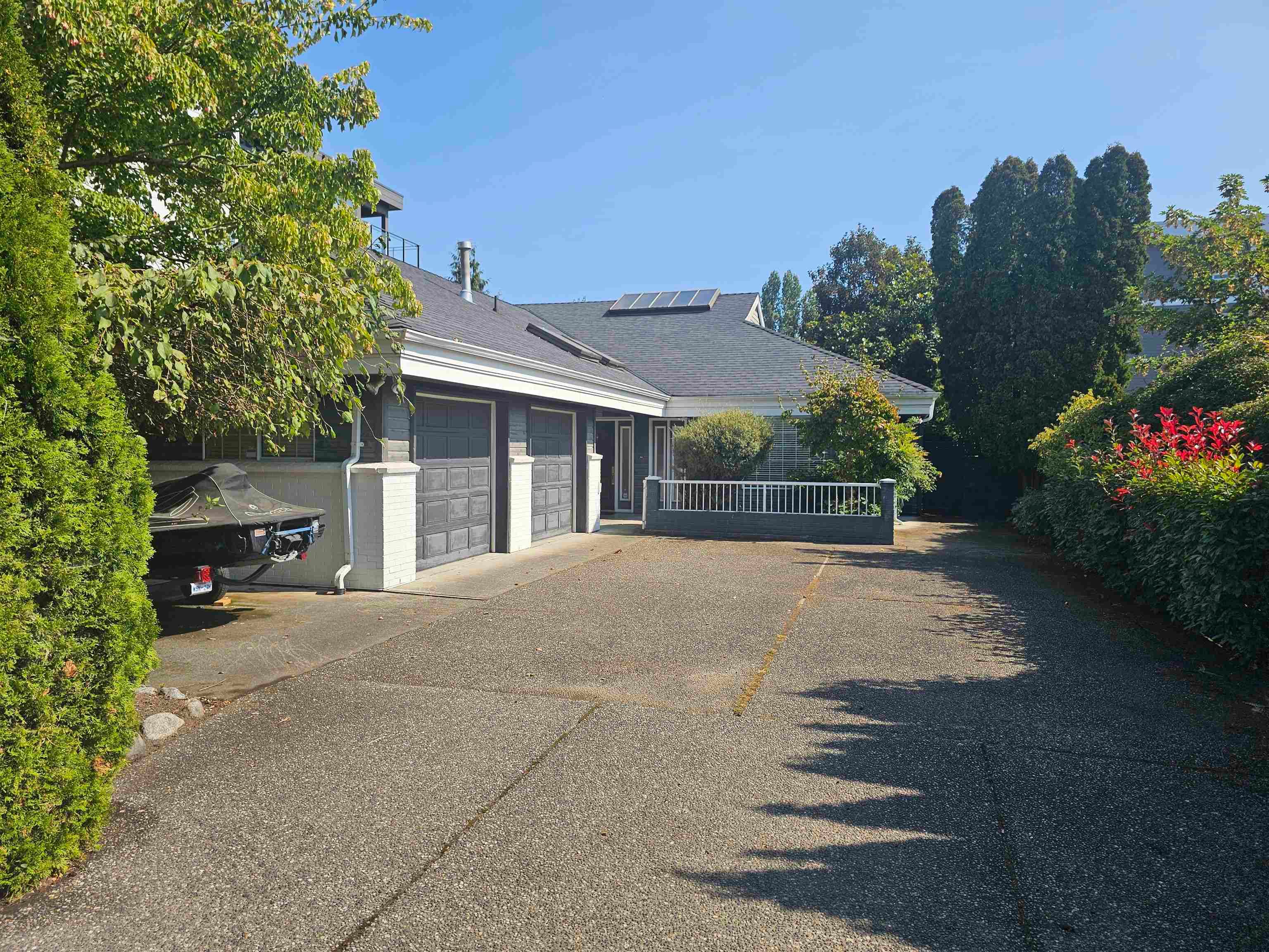 4664 51 Street, Delta, V4K 2V7 — photo 1