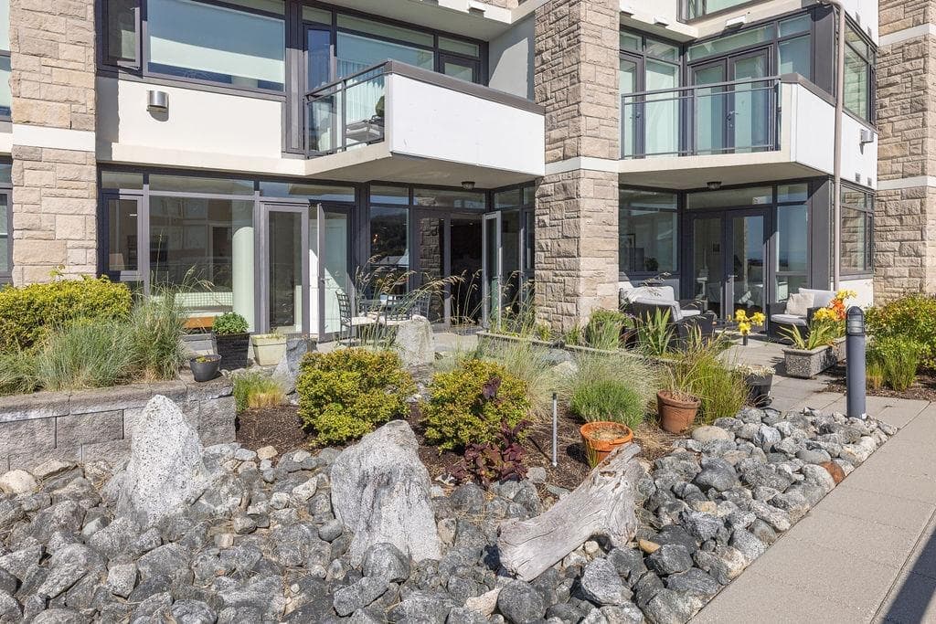 203 - 5665 Teredo Street, Sechelt, V7Z 0J2 — photo 2