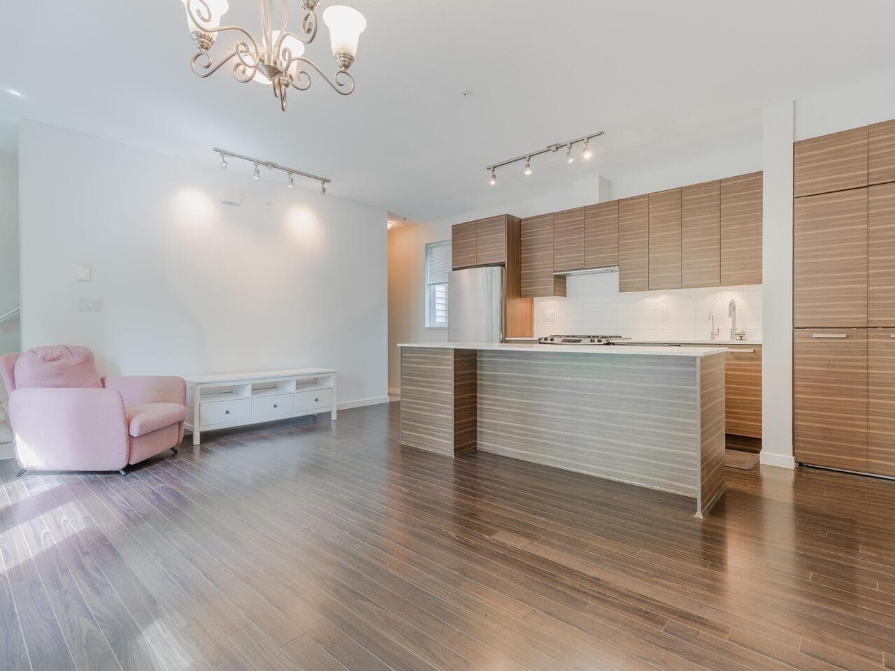 42 - 6965 Hastings Street, Burnaby, V5B 1S9 — photo 4
